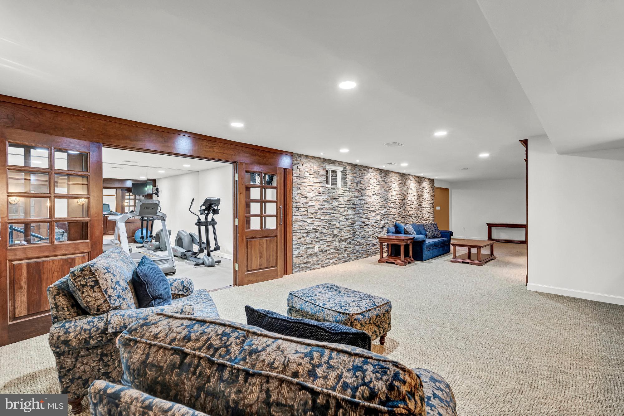 MANORS AT WOLF TRAP - Residential