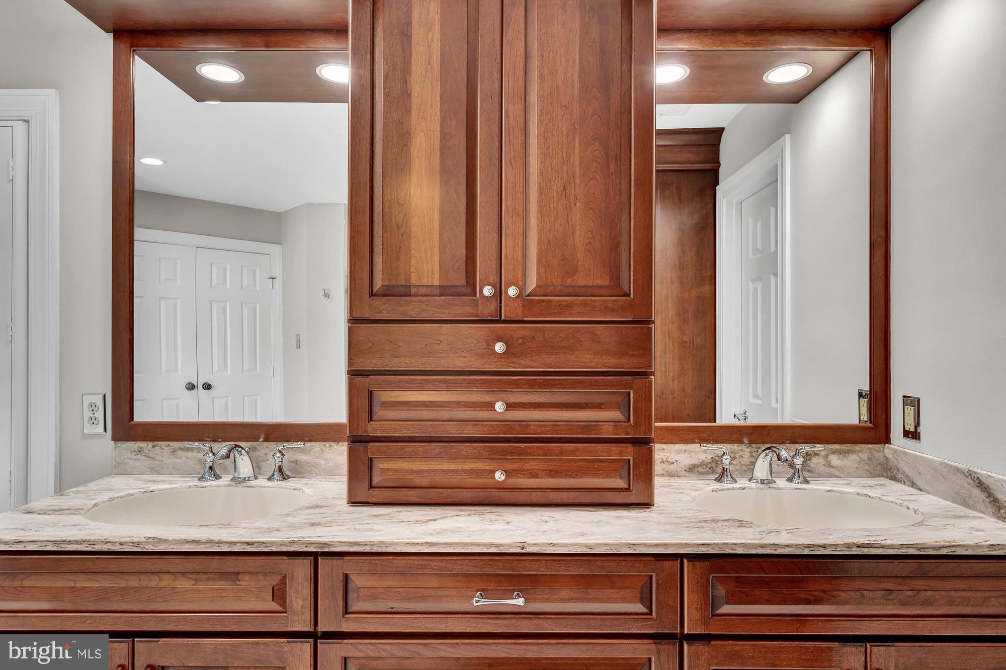 MANORS AT WOLF TRAP - Residential