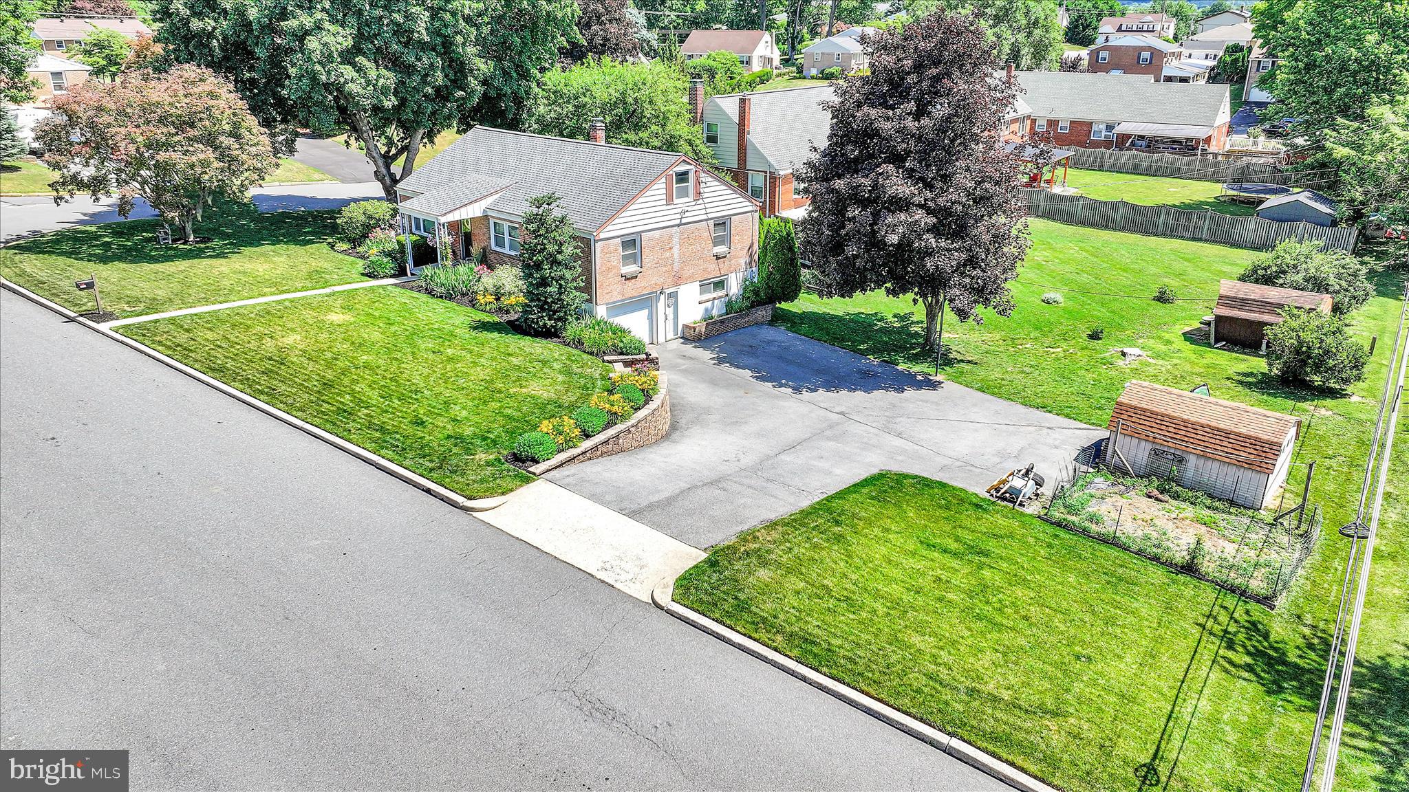 RIVERS POINTE - Residential