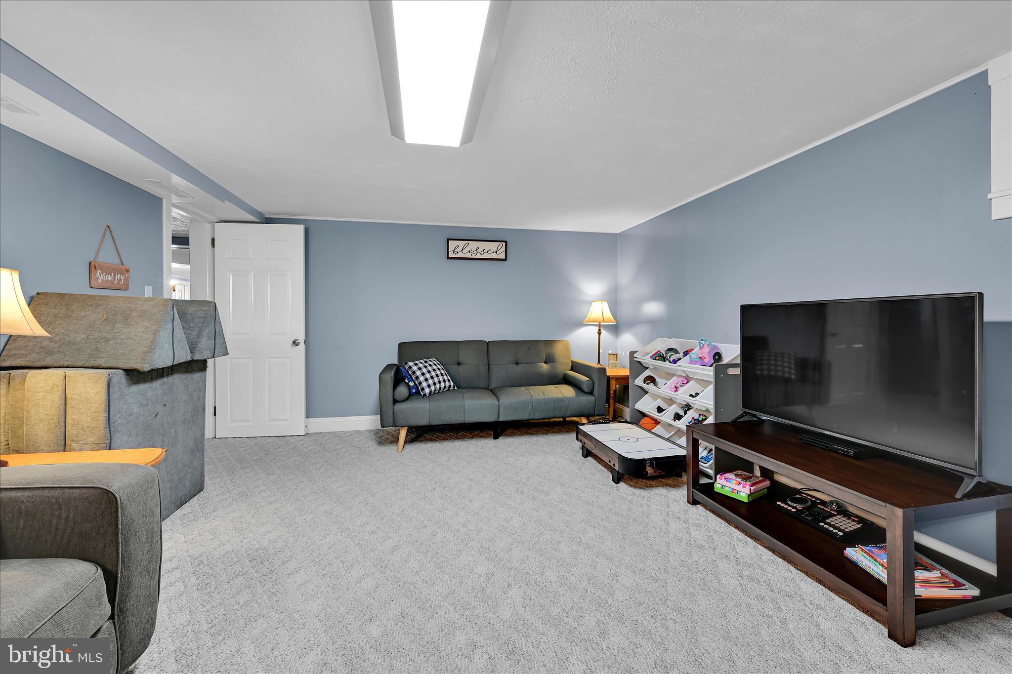 RIVERS POINTE - Residential