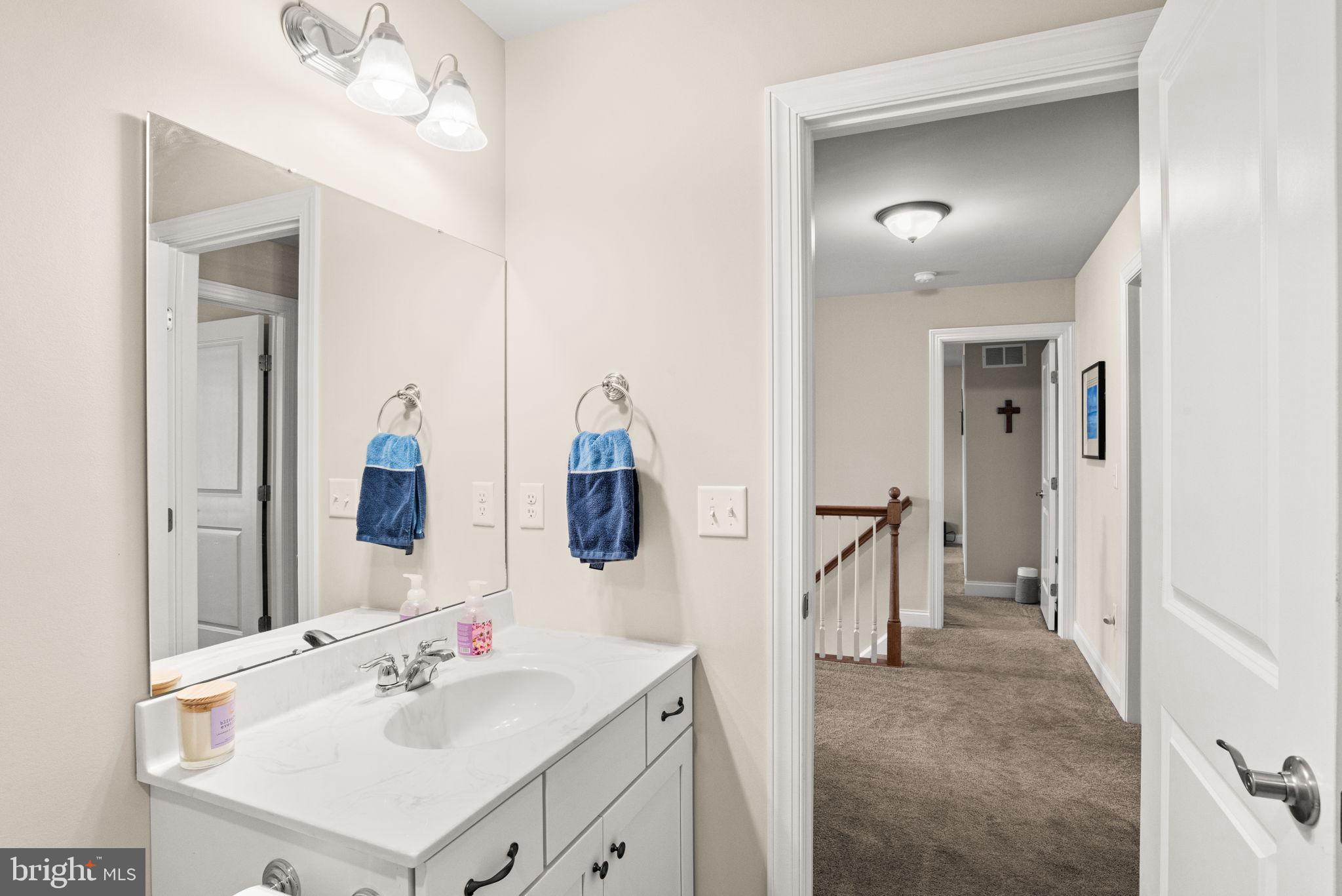 WOODLAND HILLS - Residential