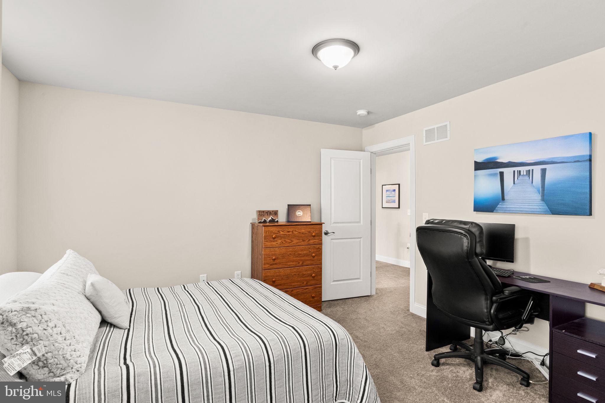 WOODLAND HILLS - Residential