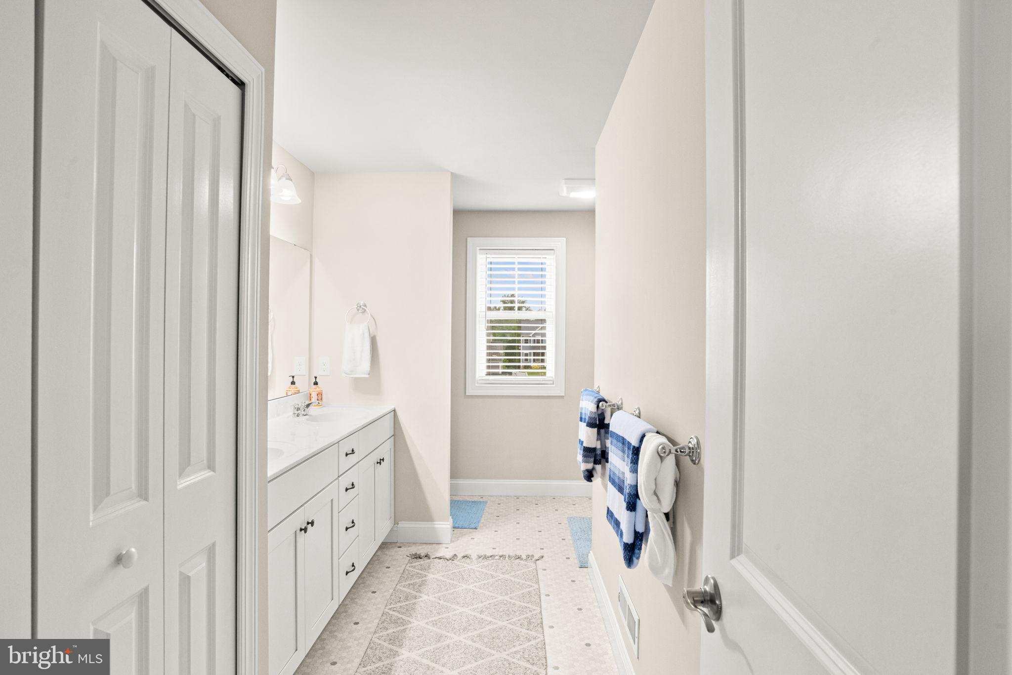WOODLAND HILLS - Residential