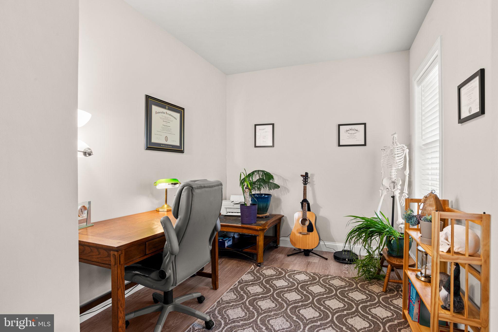 WOODLAND HILLS - Residential