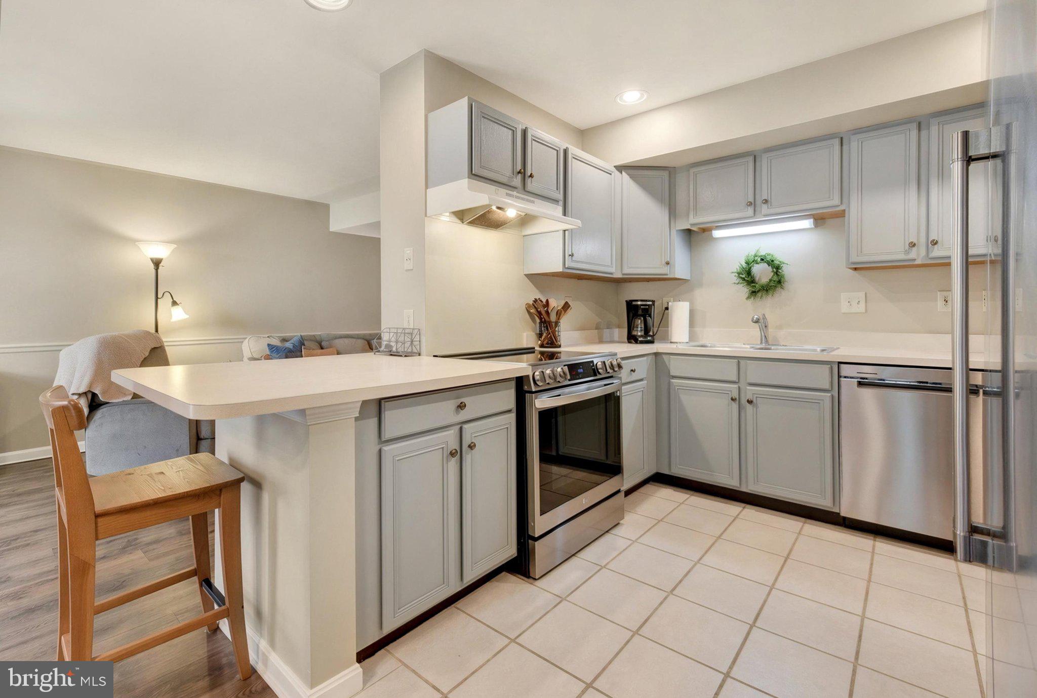 MOUNTAIN VIEW VILLAGE - Residential