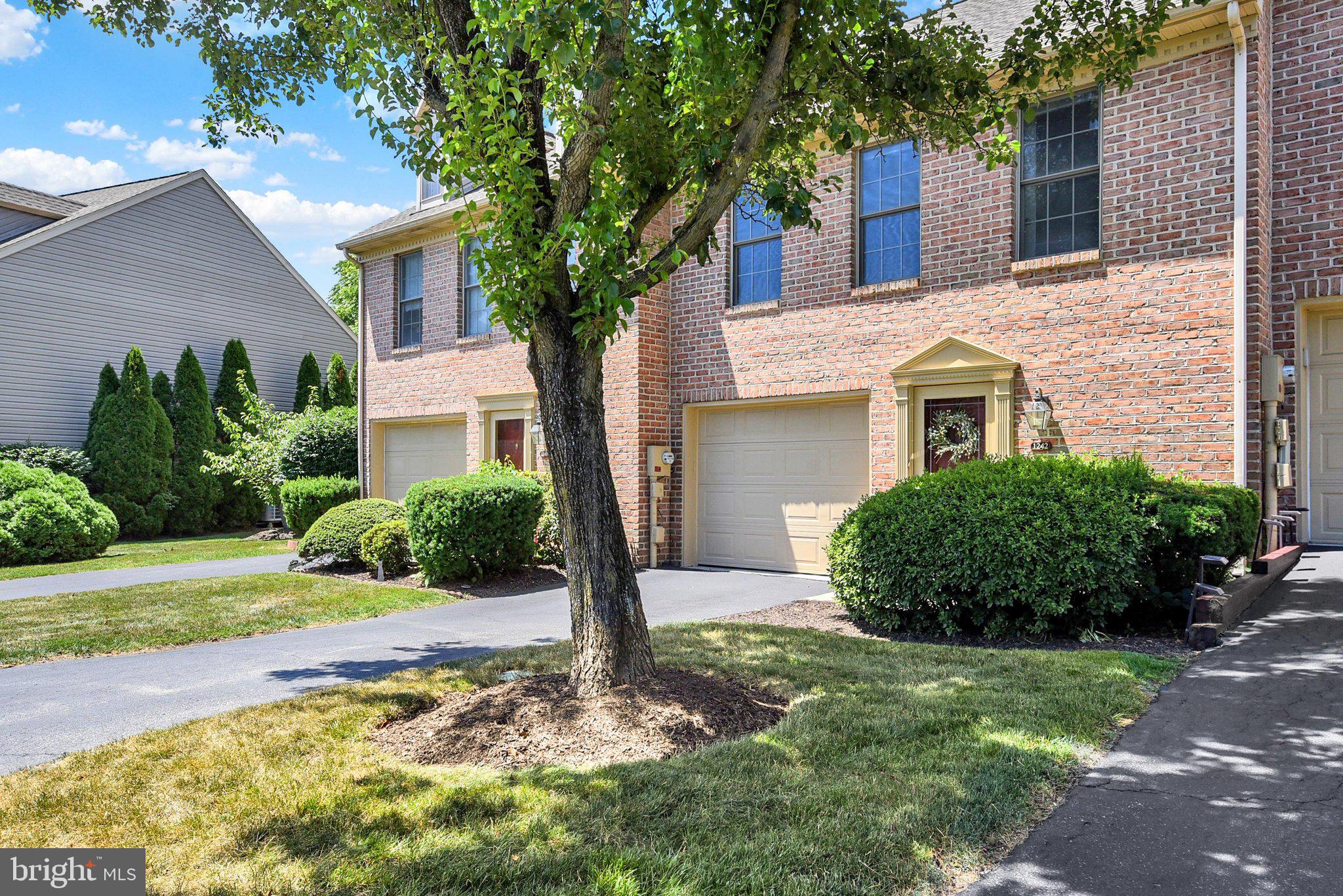 MOUNTAIN VIEW VILLAGE - Residential