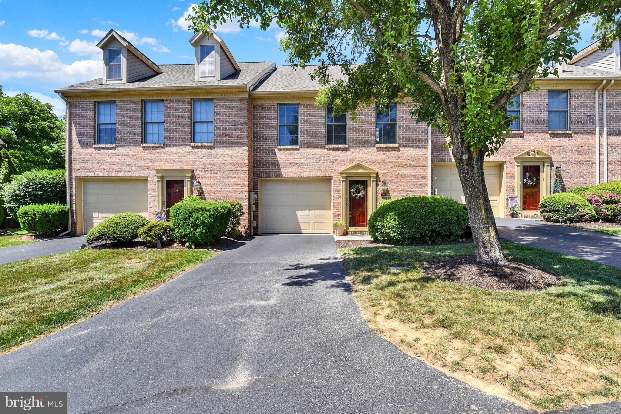 MOUNTAIN VIEW VILLAGE - Residential
