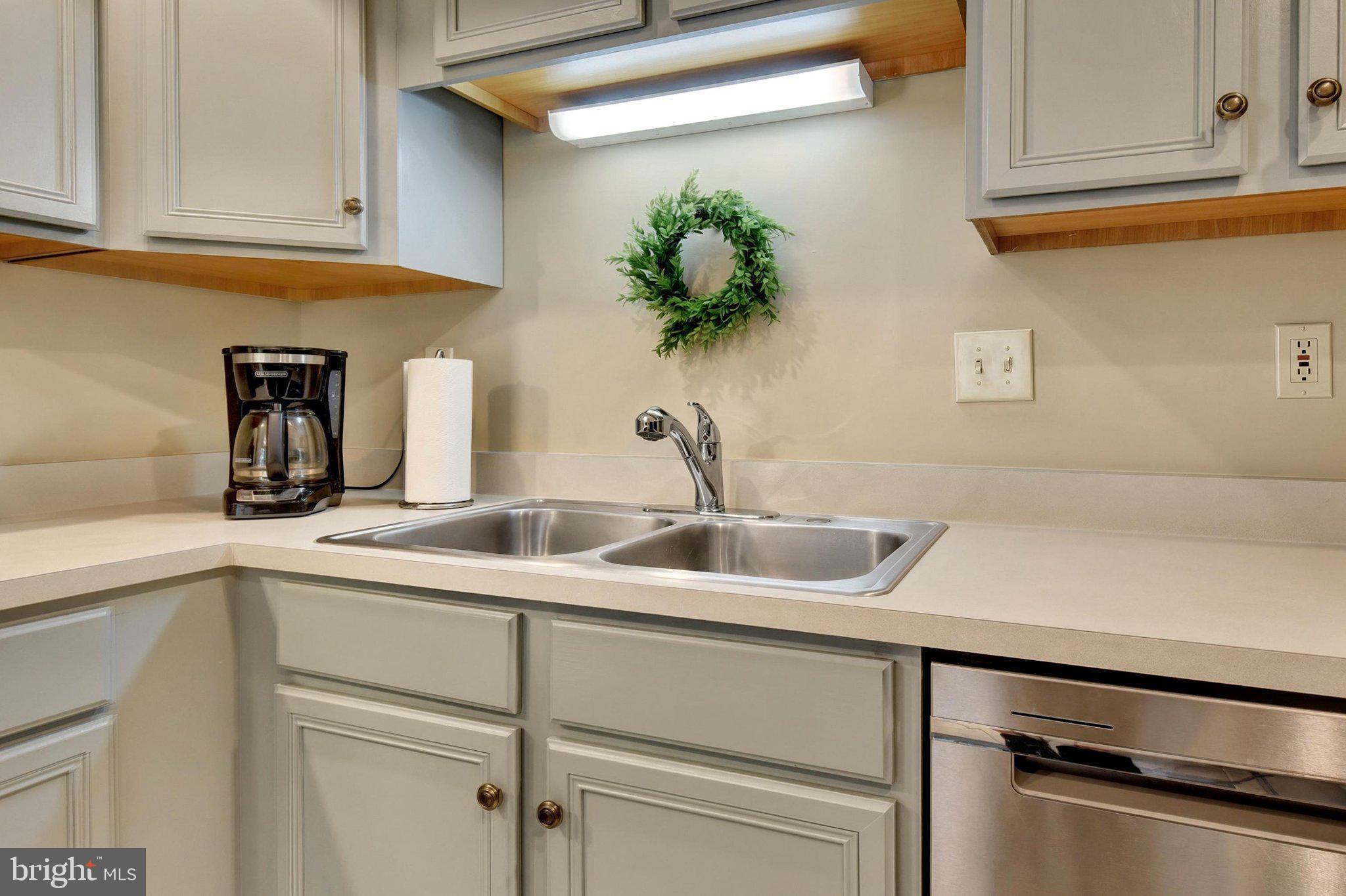 MOUNTAIN VIEW VILLAGE - Residential