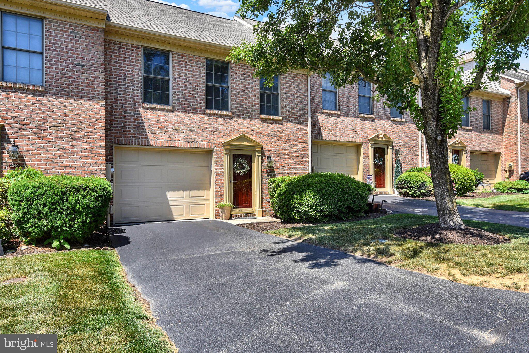 MOUNTAIN VIEW VILLAGE - Residential