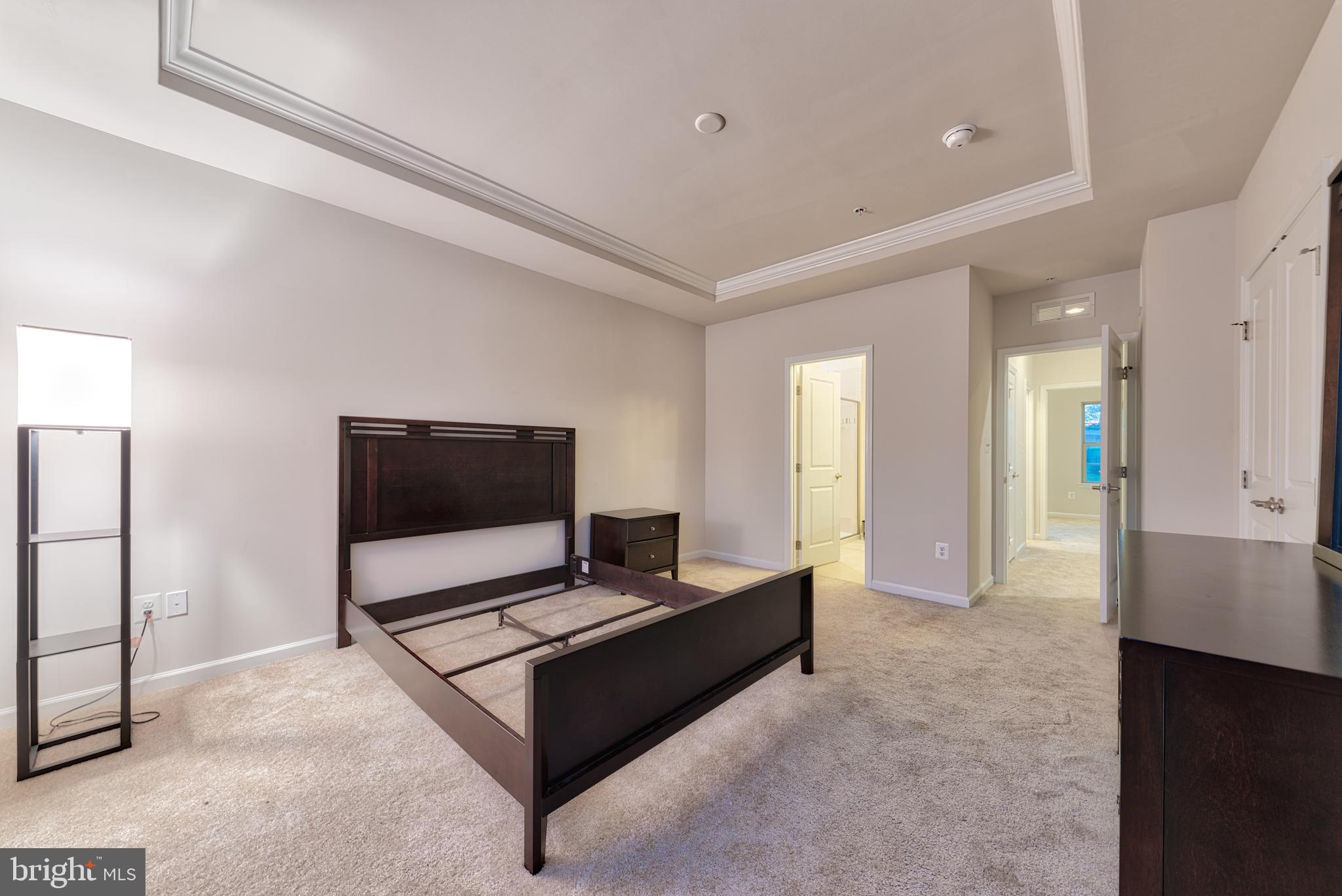 OLDHAM CROSSING - Residential Lease