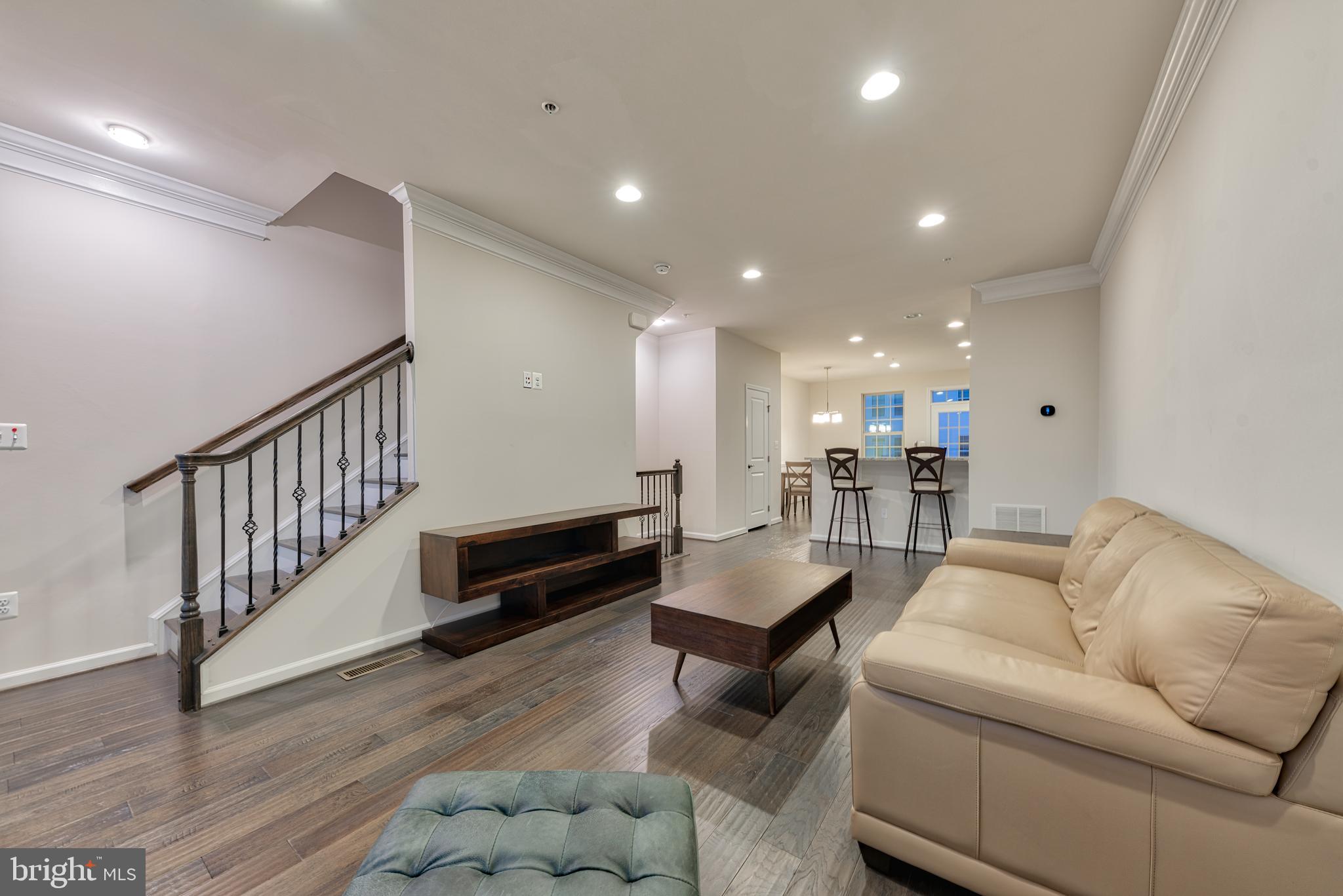OLDHAM CROSSING - Residential Lease