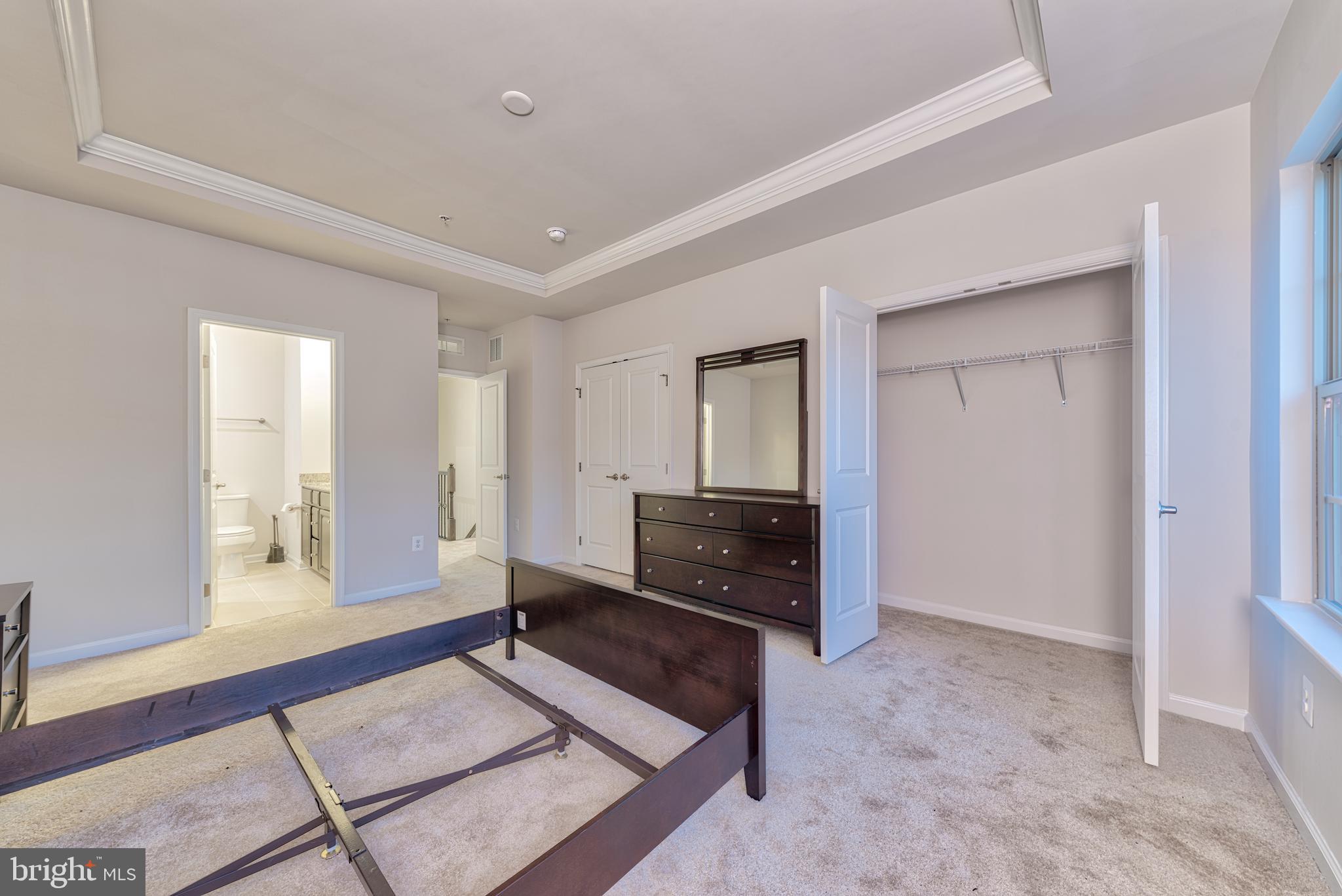 OLDHAM CROSSING - Residential Lease