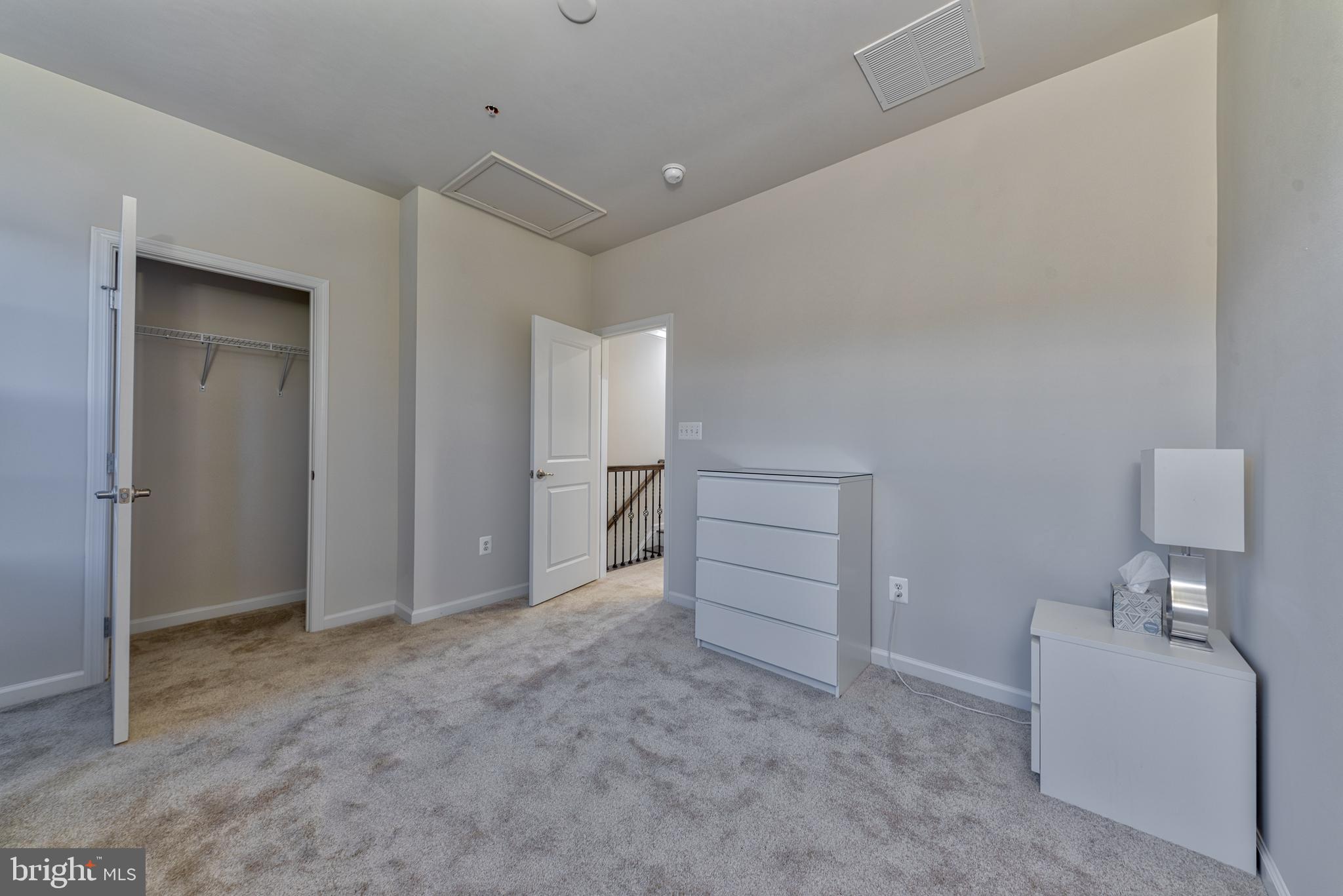 OLDHAM CROSSING - Residential Lease
