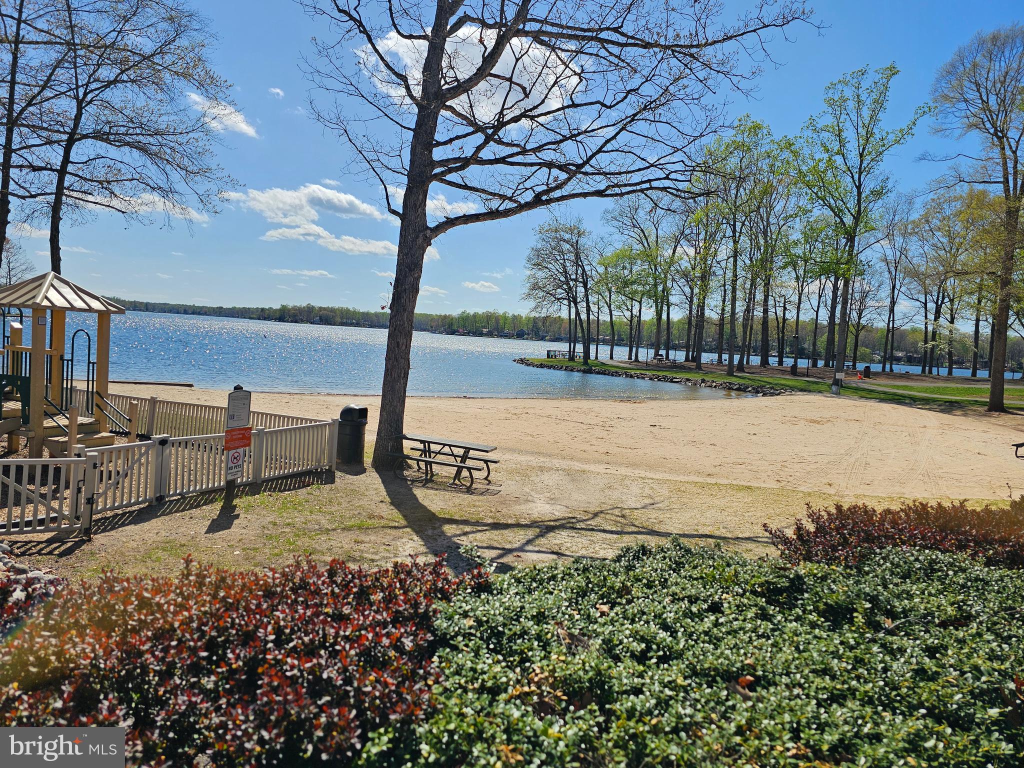 LAKE OF THE WOODS - Residential Lease
