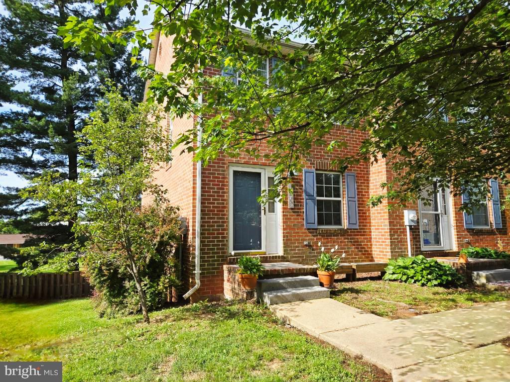 LIMESTONE COURT - Residential Lease