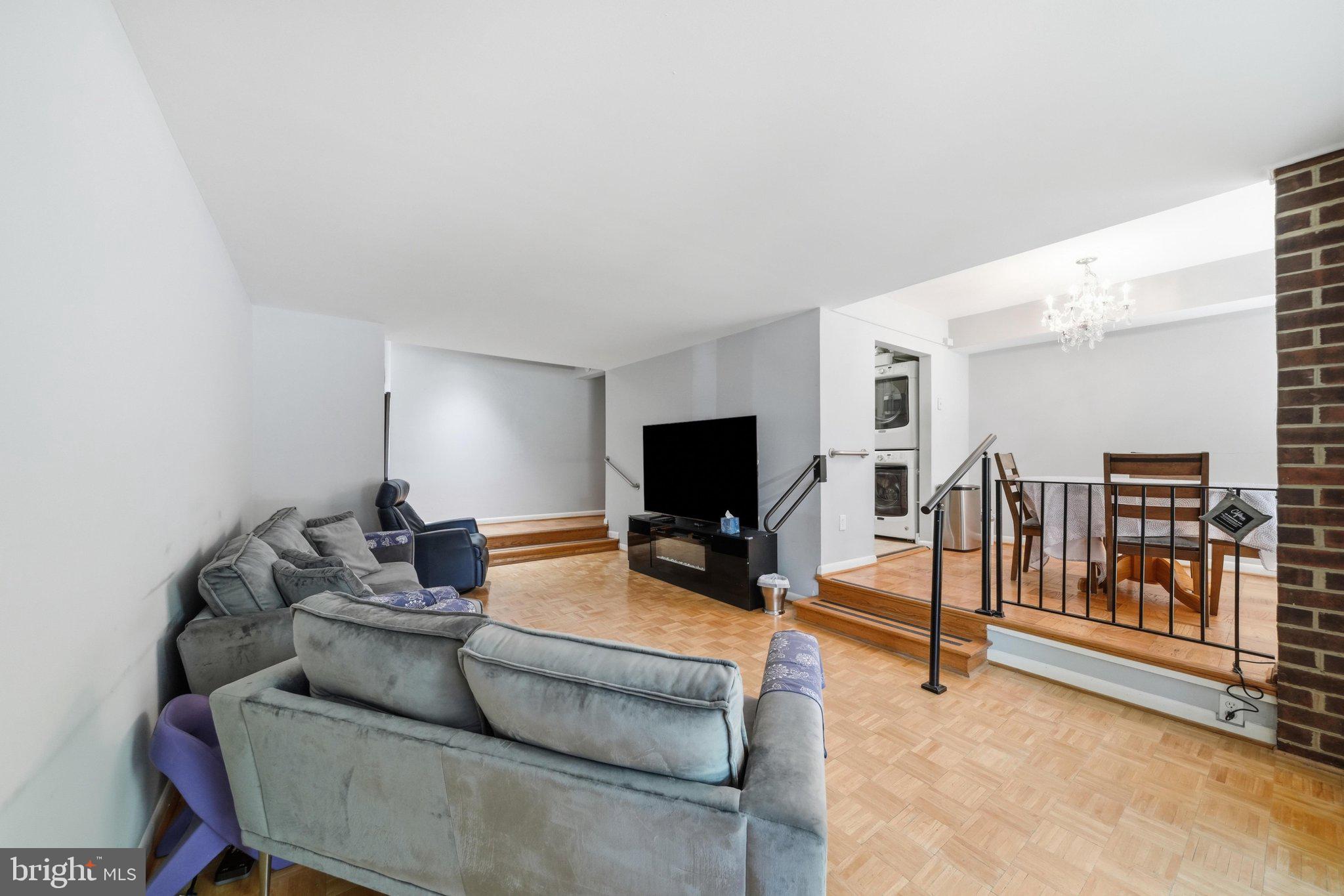 AMERICANA FINMARK - Residential