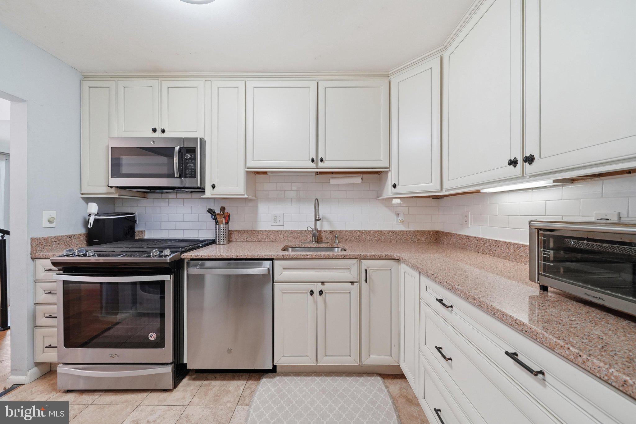 AMERICANA FINMARK - Residential