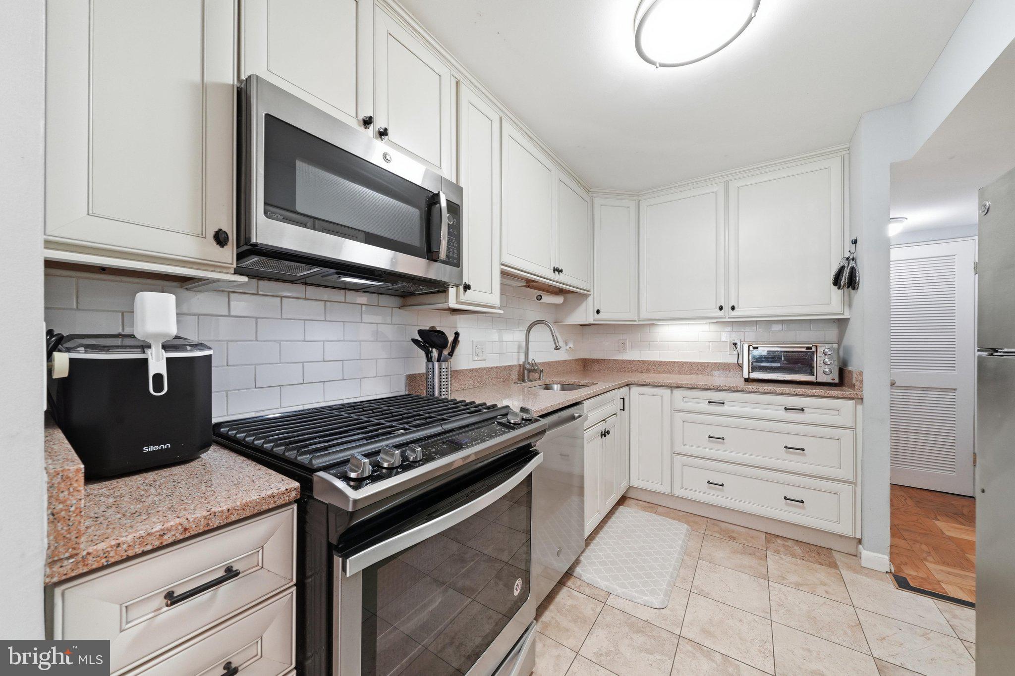 AMERICANA FINMARK - Residential