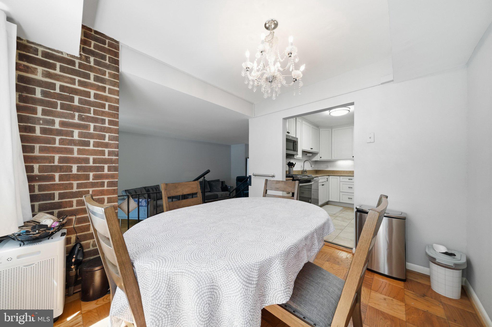 AMERICANA FINMARK - Residential
