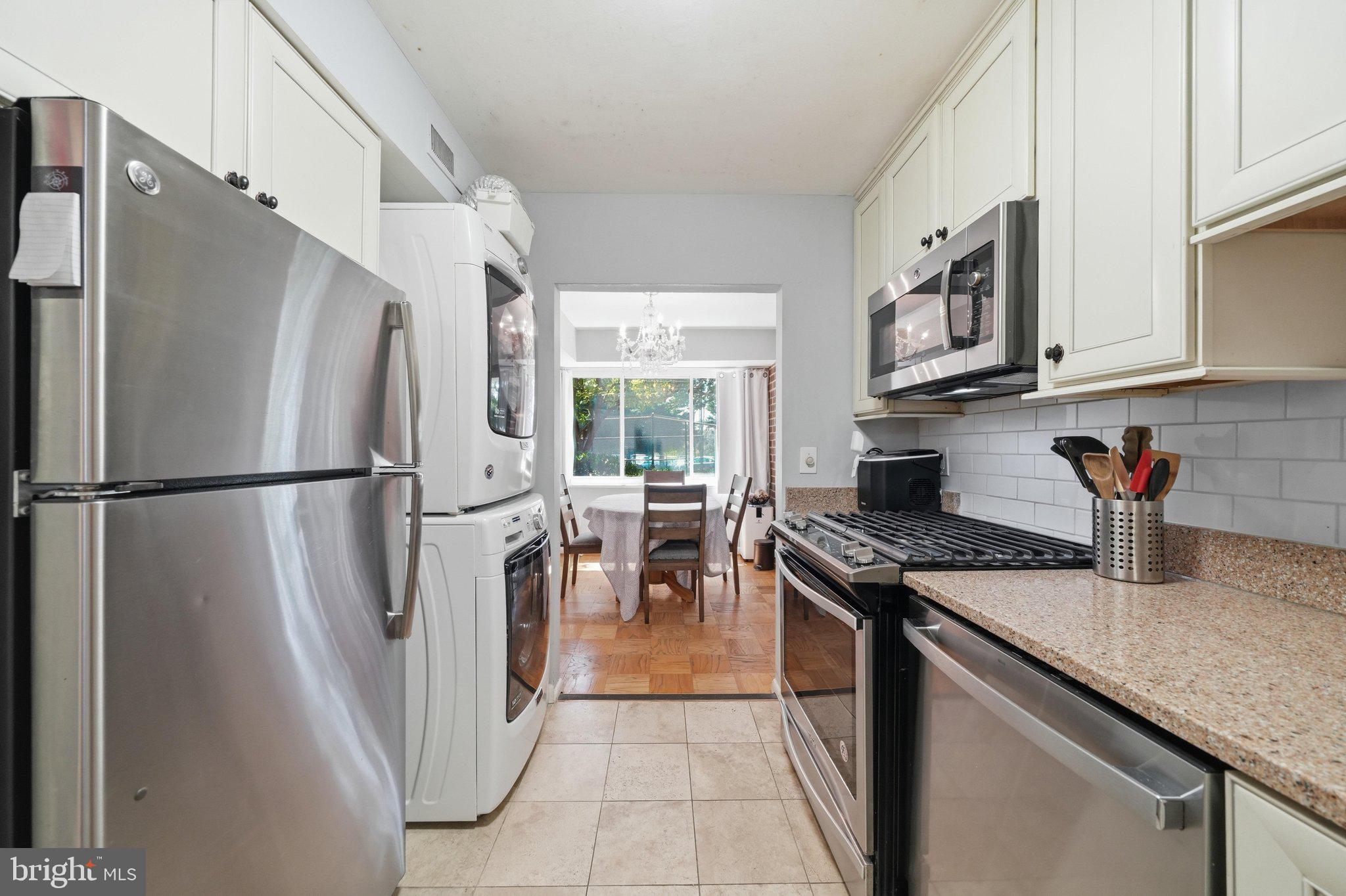 AMERICANA FINMARK - Residential