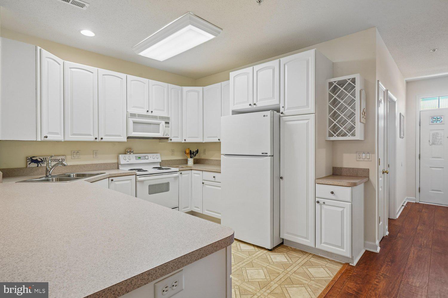 SUMMERLYN - Residential