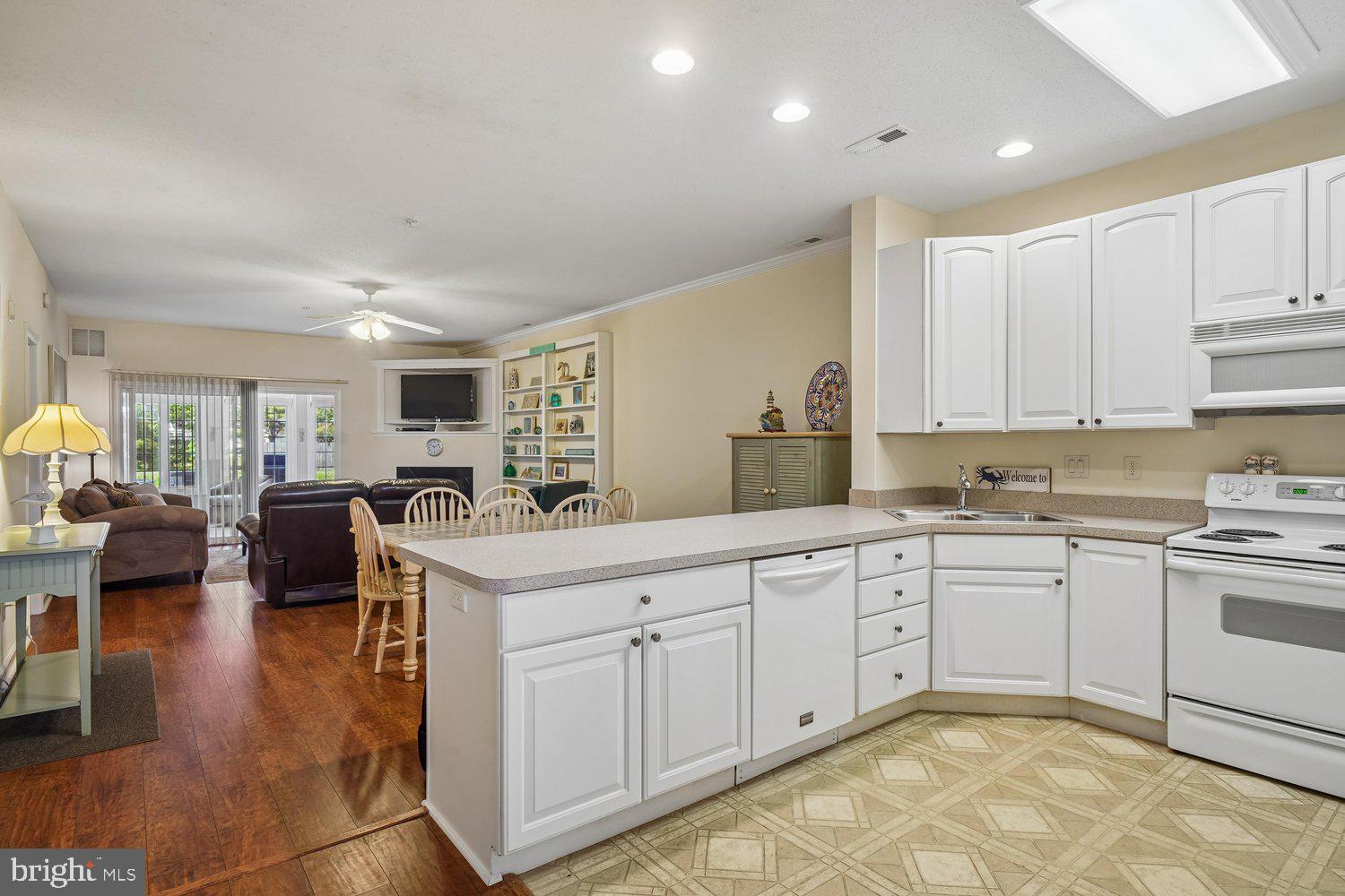 SUMMERLYN - Residential