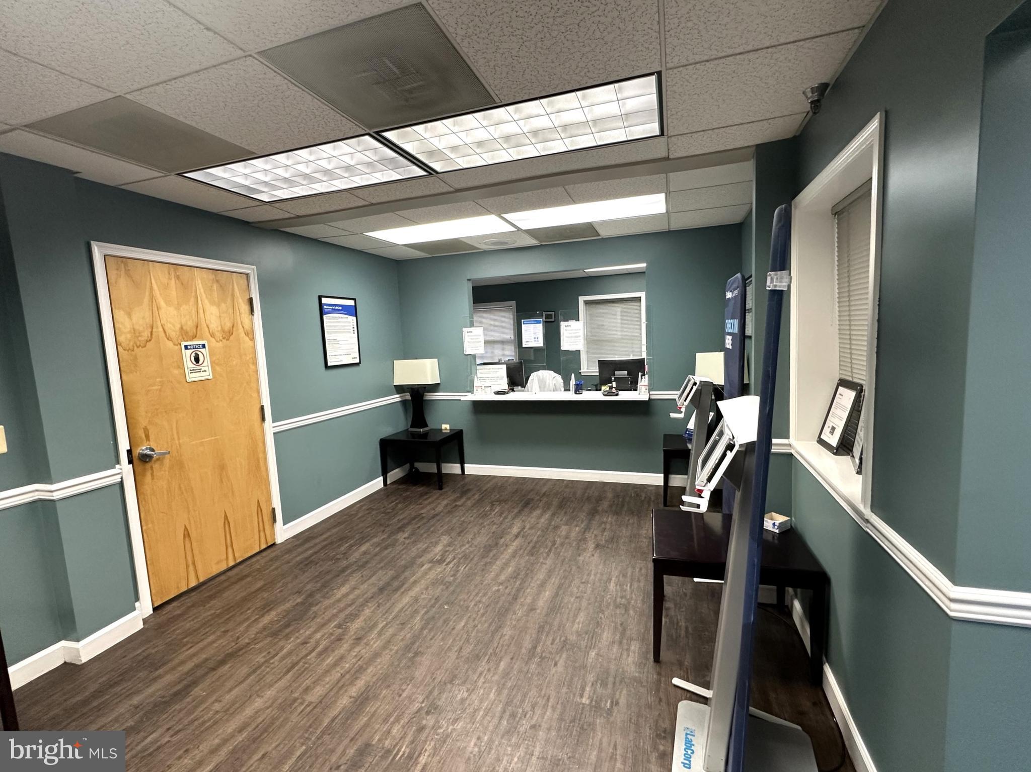 PEMBROOKE SQUARE - Commercial Sale