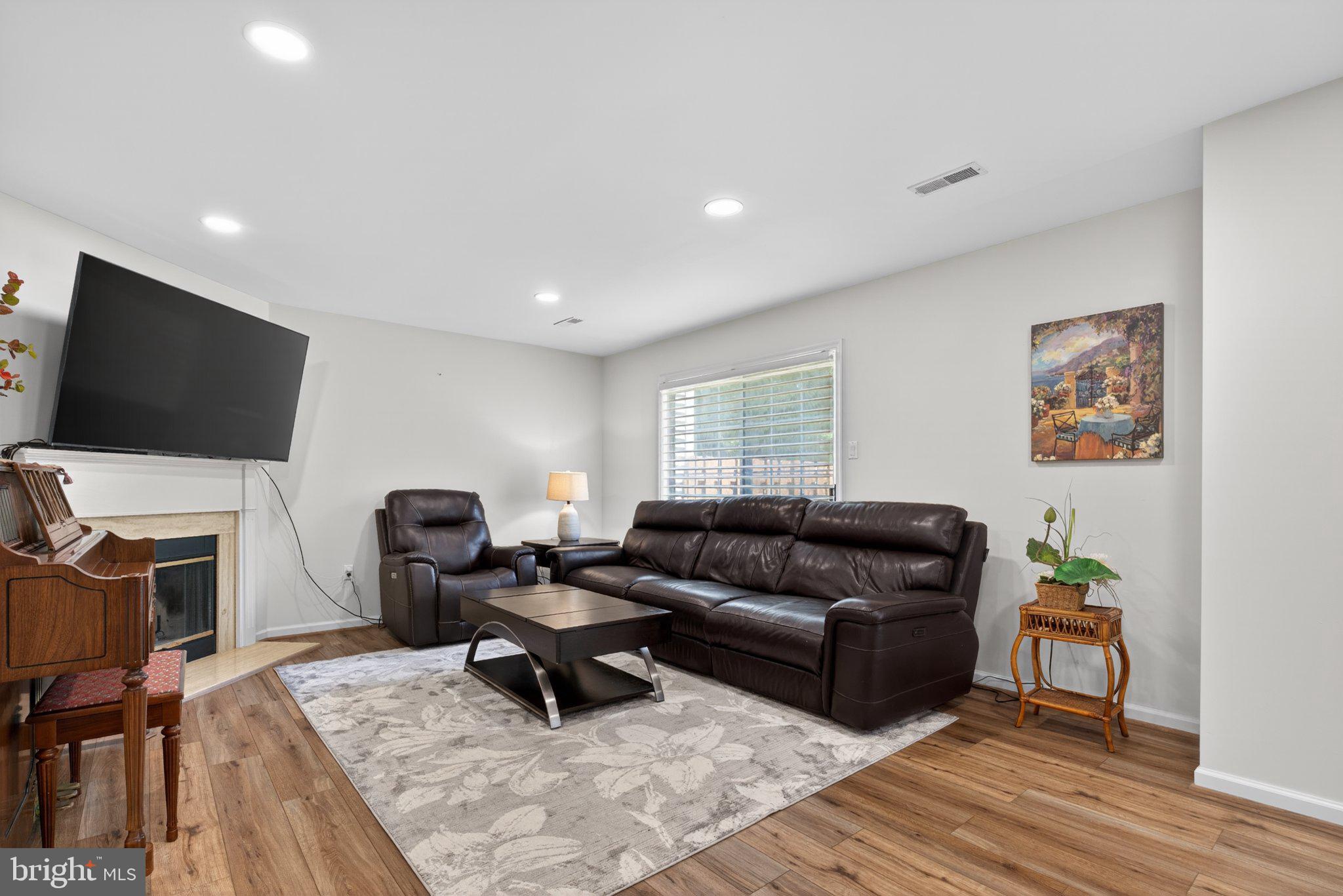GWYNEDD POINTE - Residential