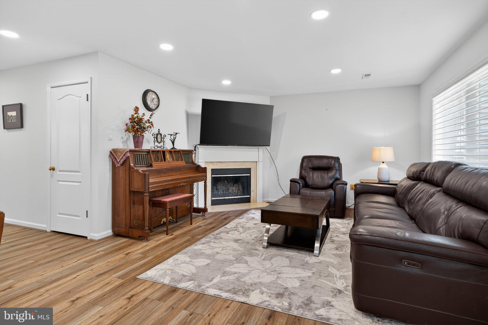 GWYNEDD POINTE - Residential
