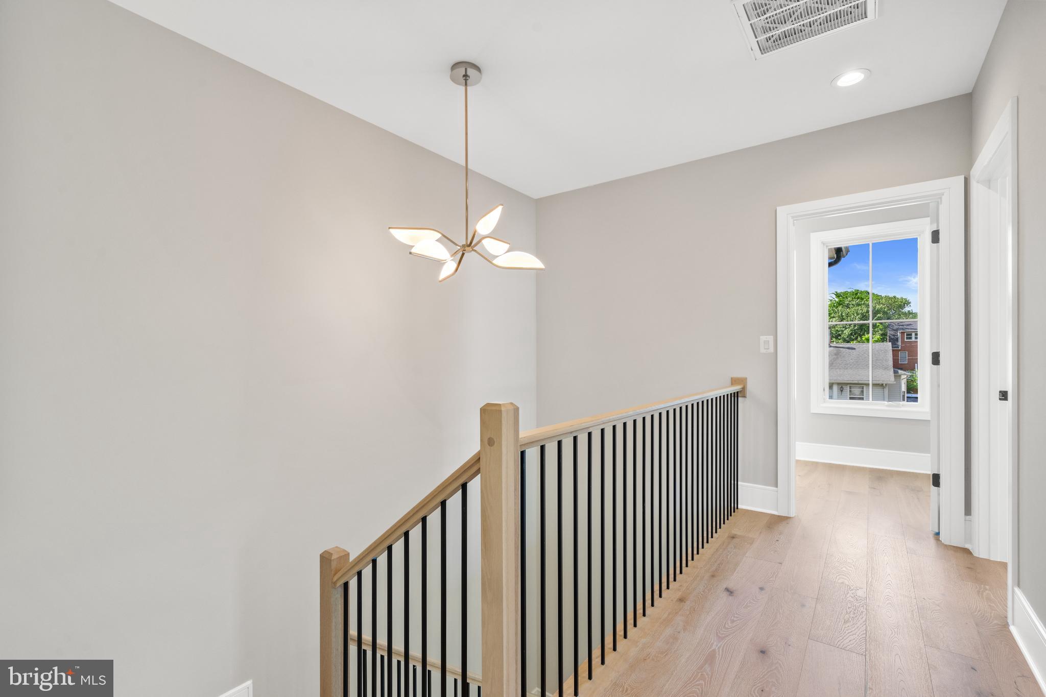 ADDISON HEIGHTS - Residential