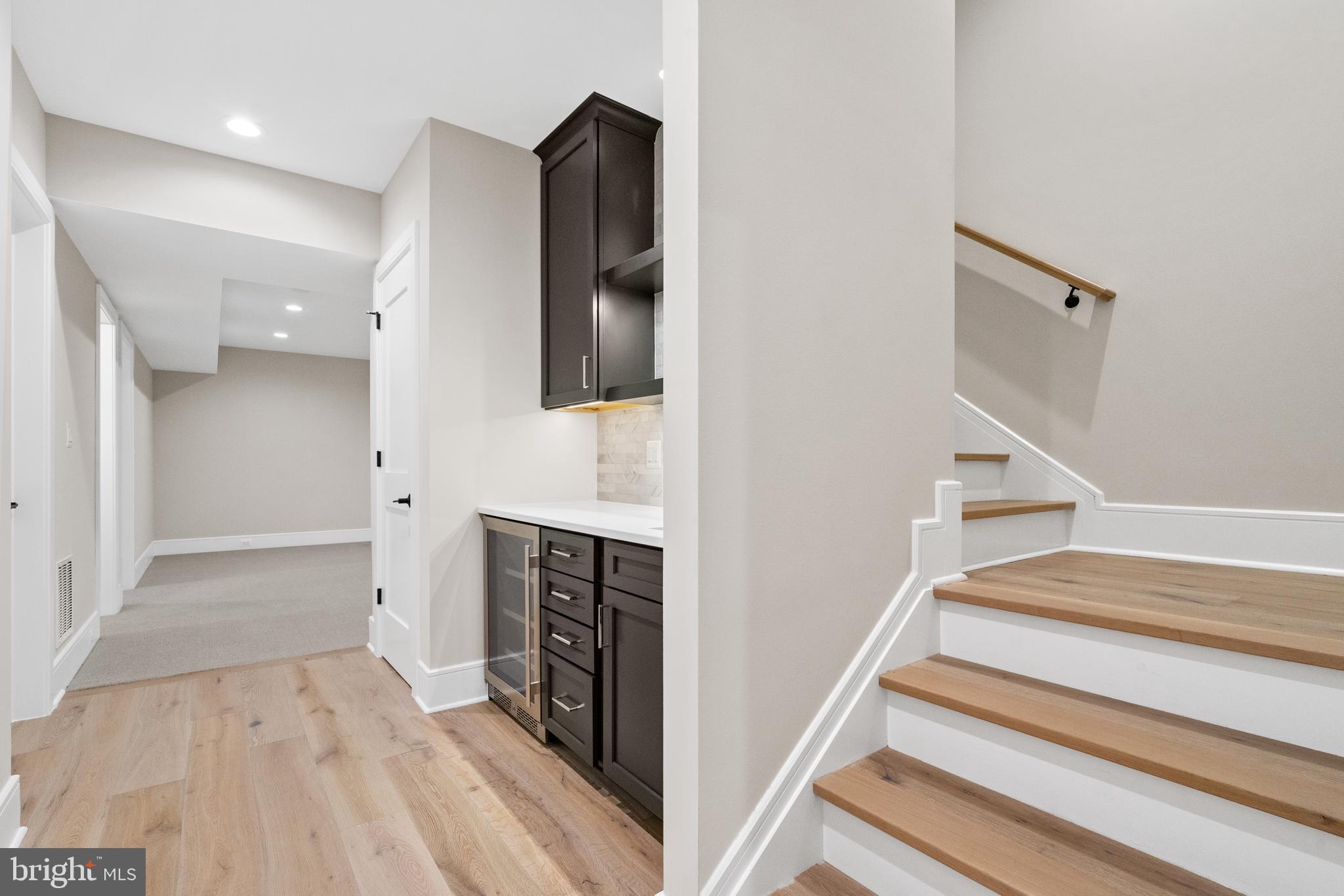 ADDISON HEIGHTS - Residential