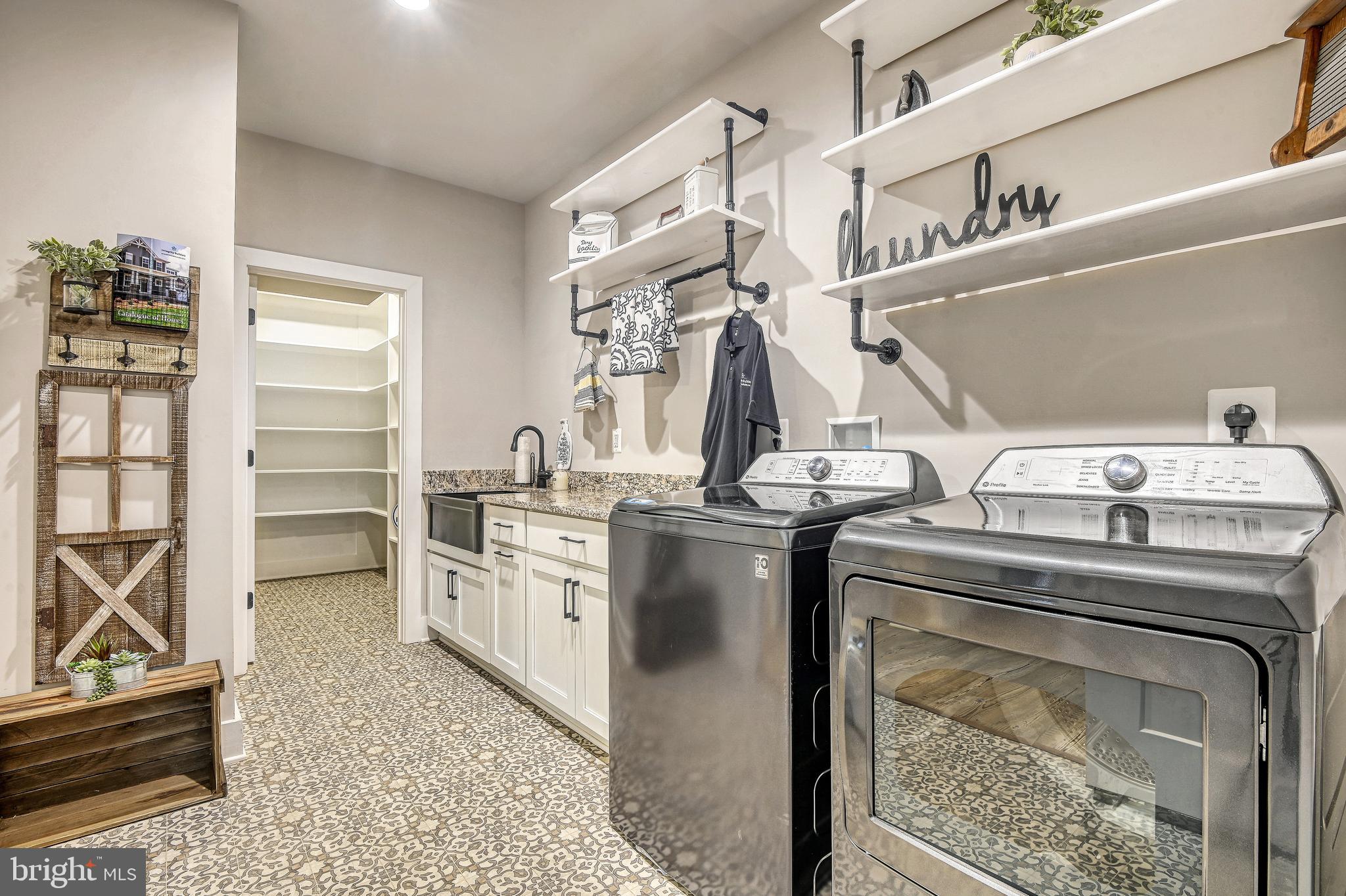 PORTOBELLO ESTATES - Residential