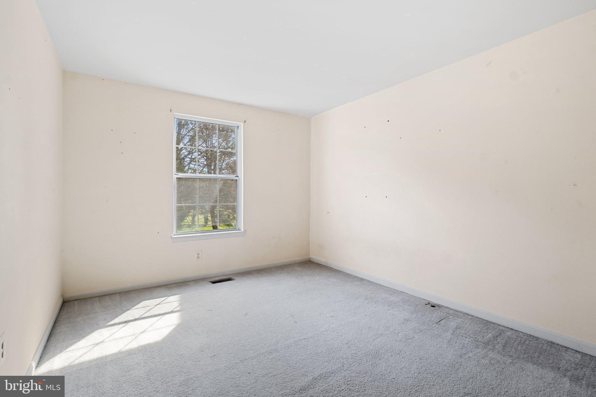LAKE HALLOWELL - Residential