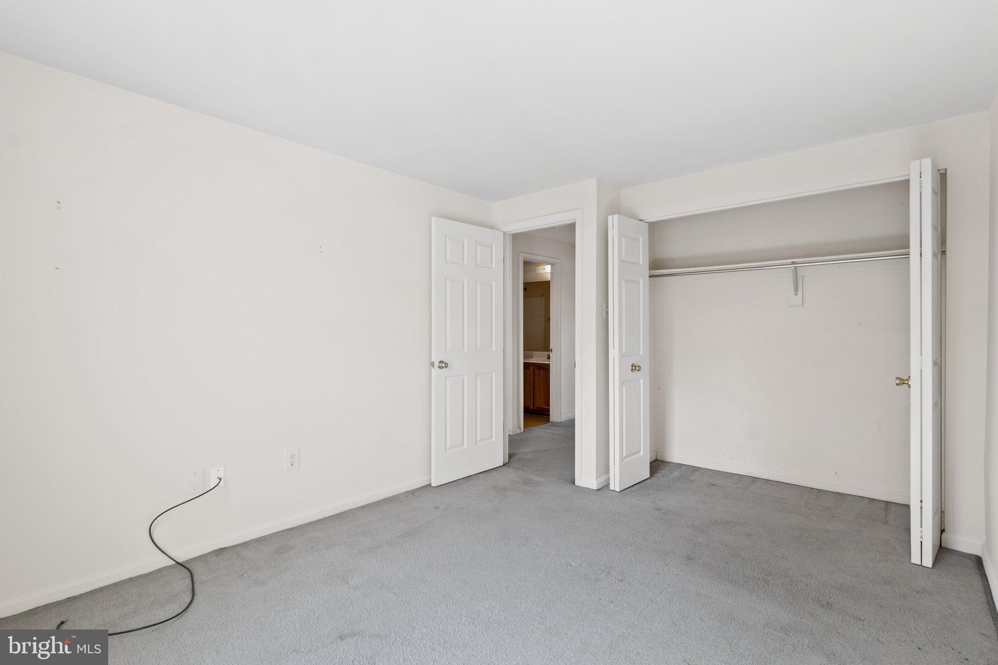 LAKE HALLOWELL - Residential