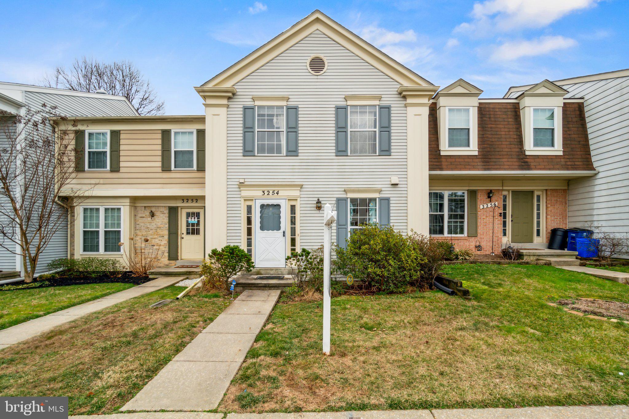 LAKE HALLOWELL - Residential