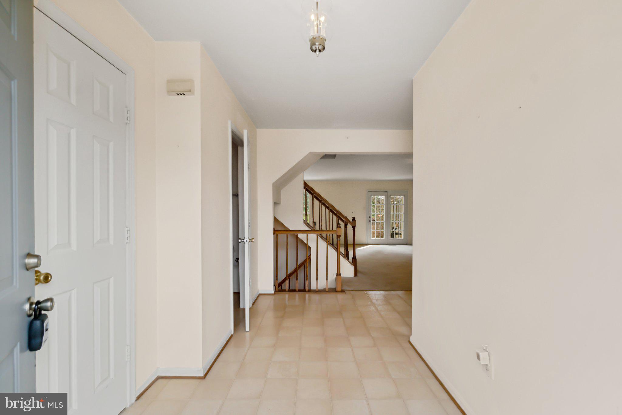 LAKE HALLOWELL - Residential