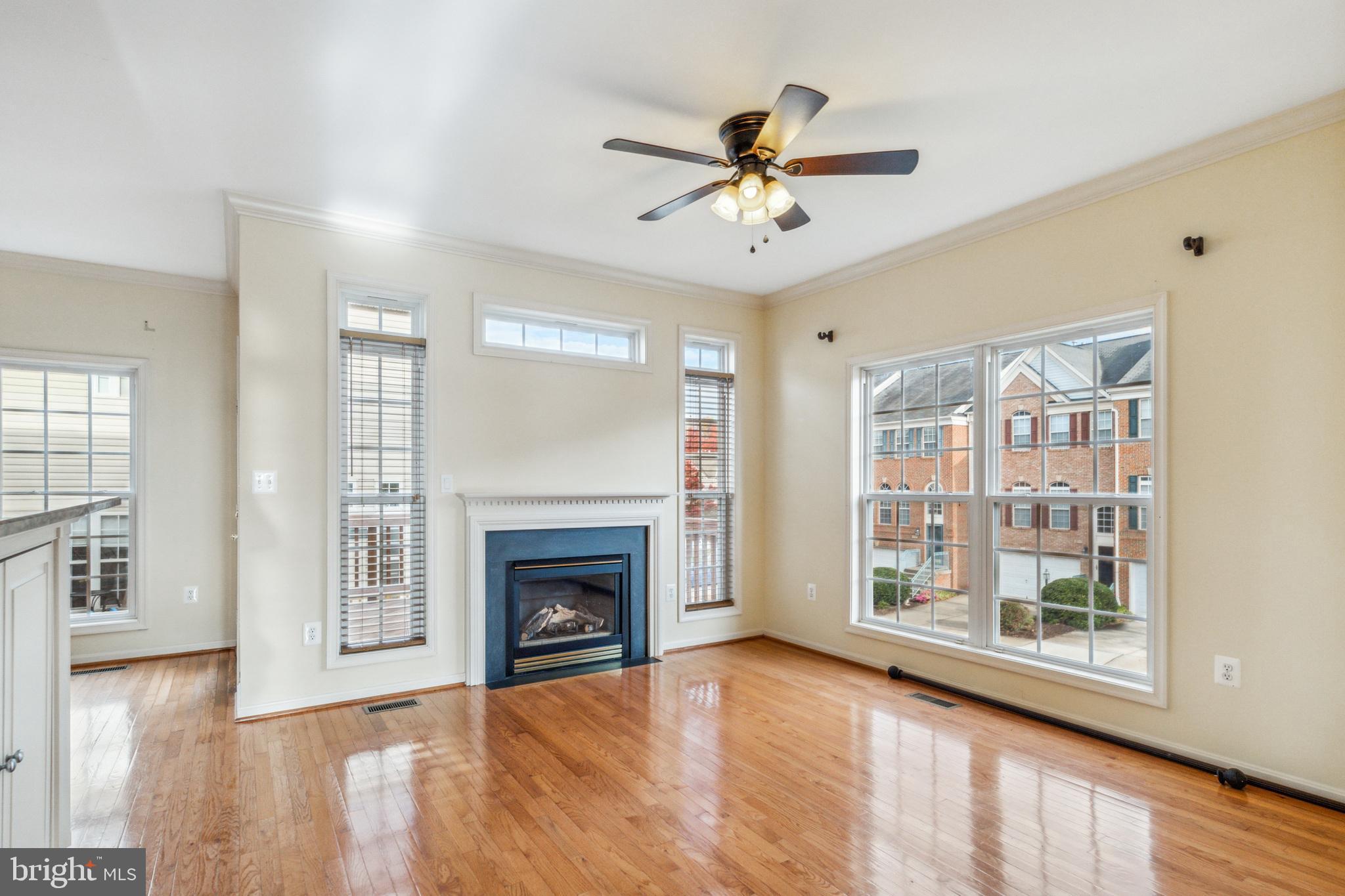 CREEKSIDE - Residential Lease
