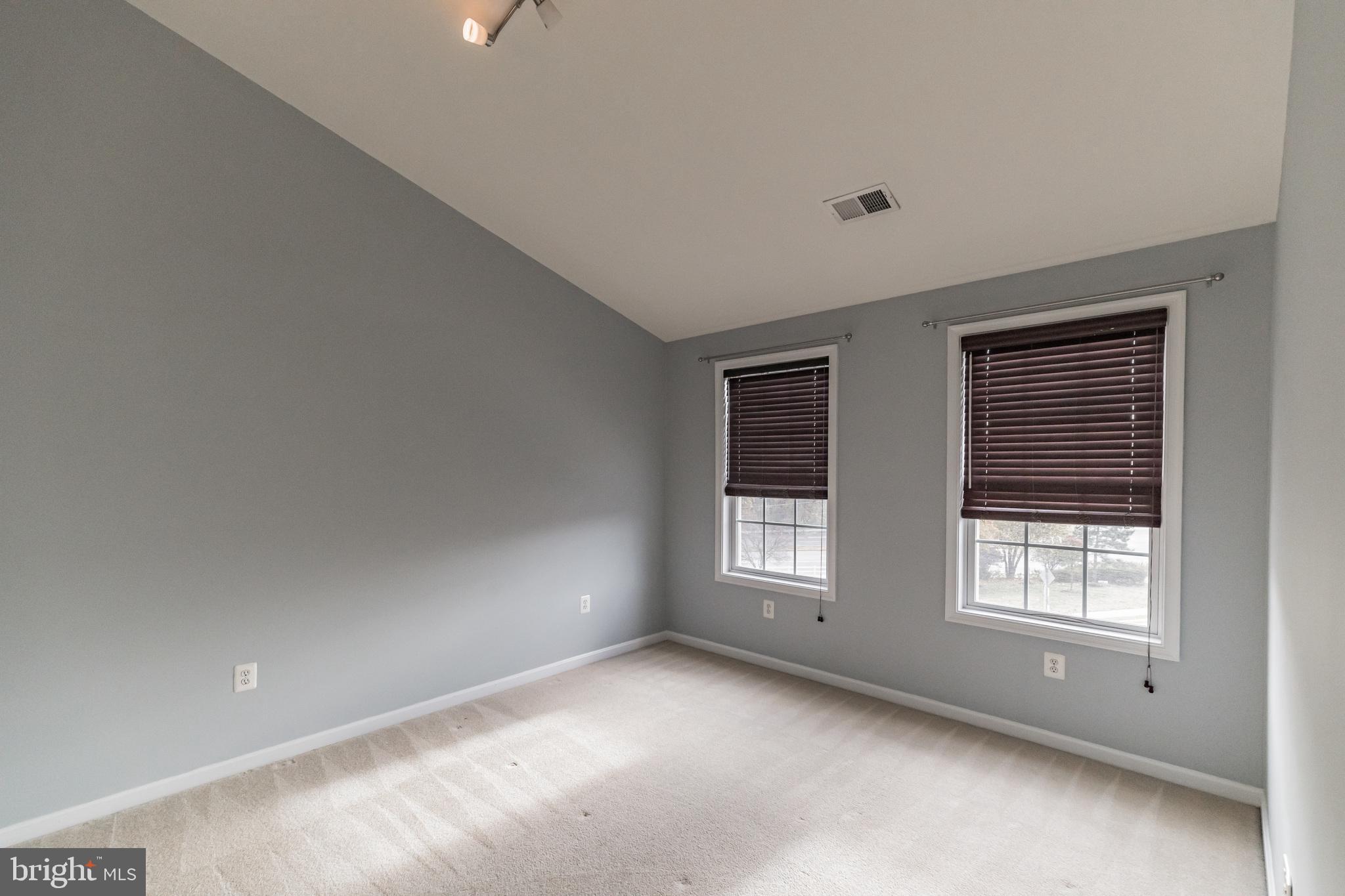 CREEKSIDE - Residential Lease