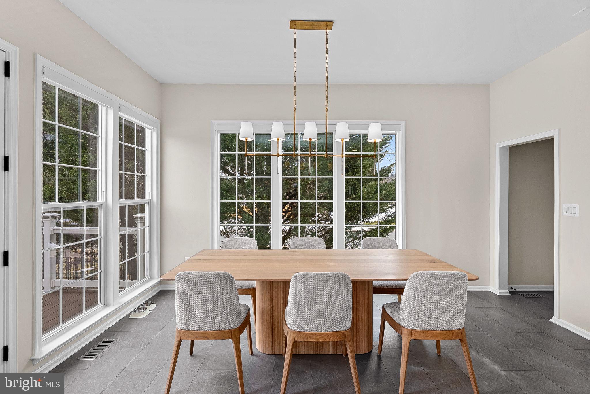 VANTAGE POINTE - Residential