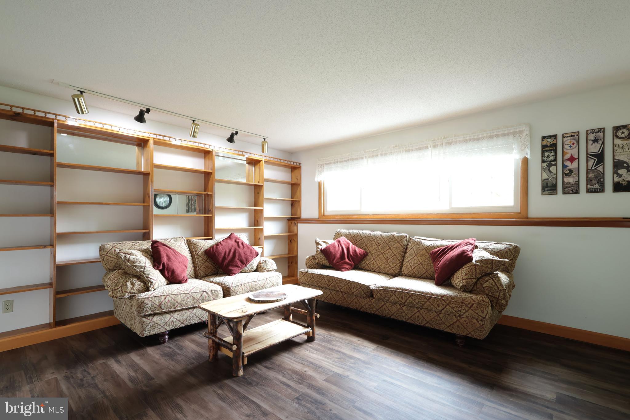 CENTRE HILLS VILLAGE - Residential