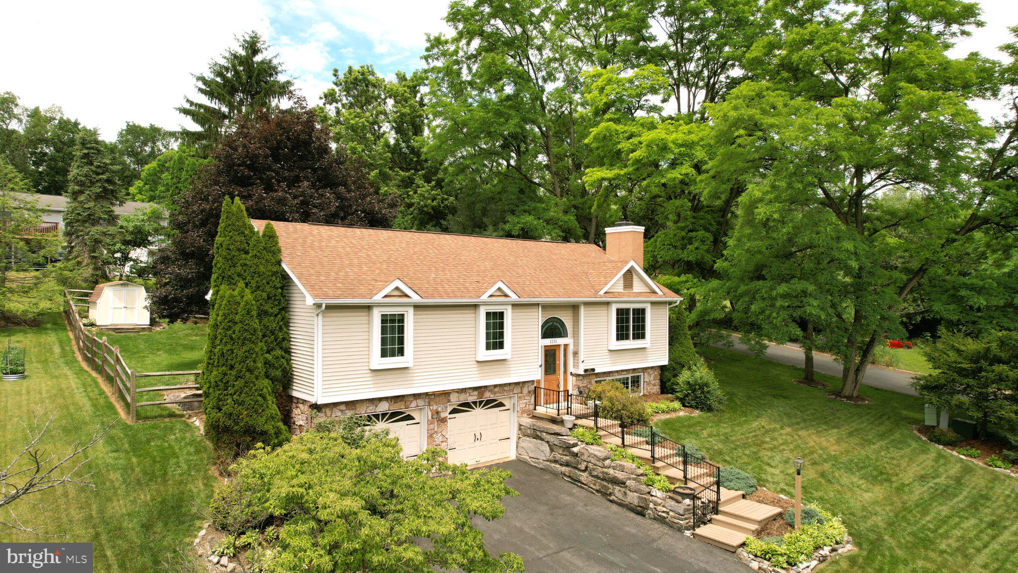 CENTRE HILLS VILLAGE - Residential