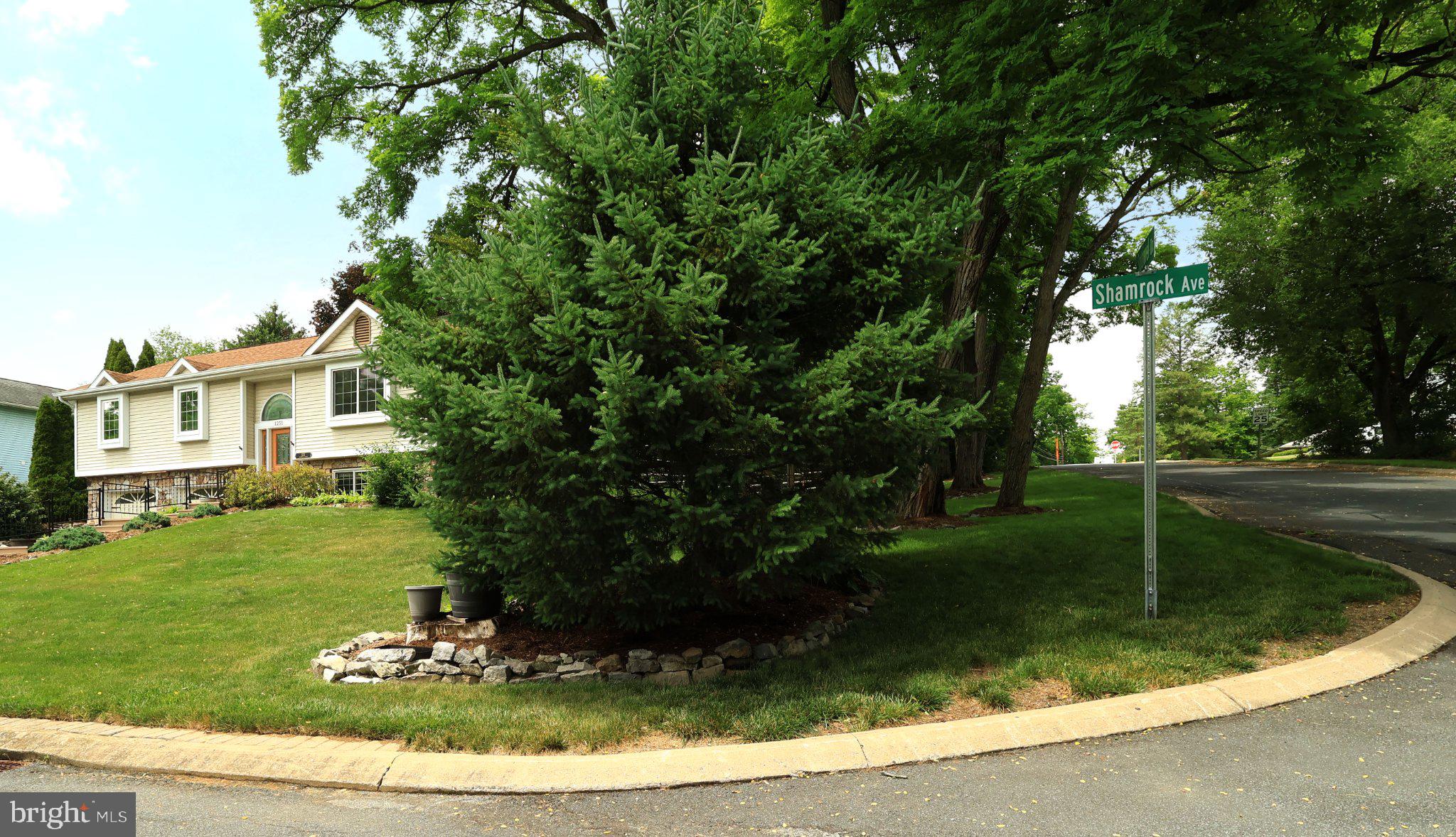 CENTRE HILLS VILLAGE - Residential