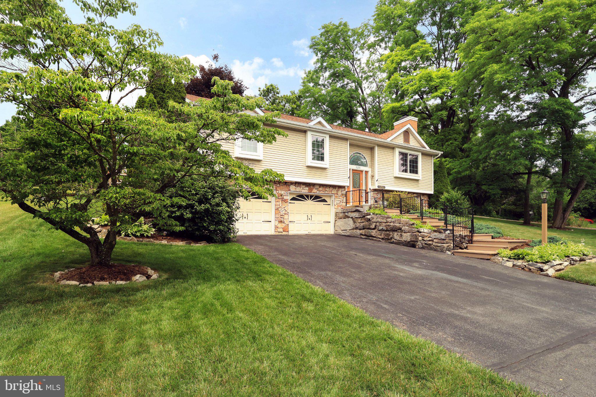 CENTRE HILLS VILLAGE - Residential