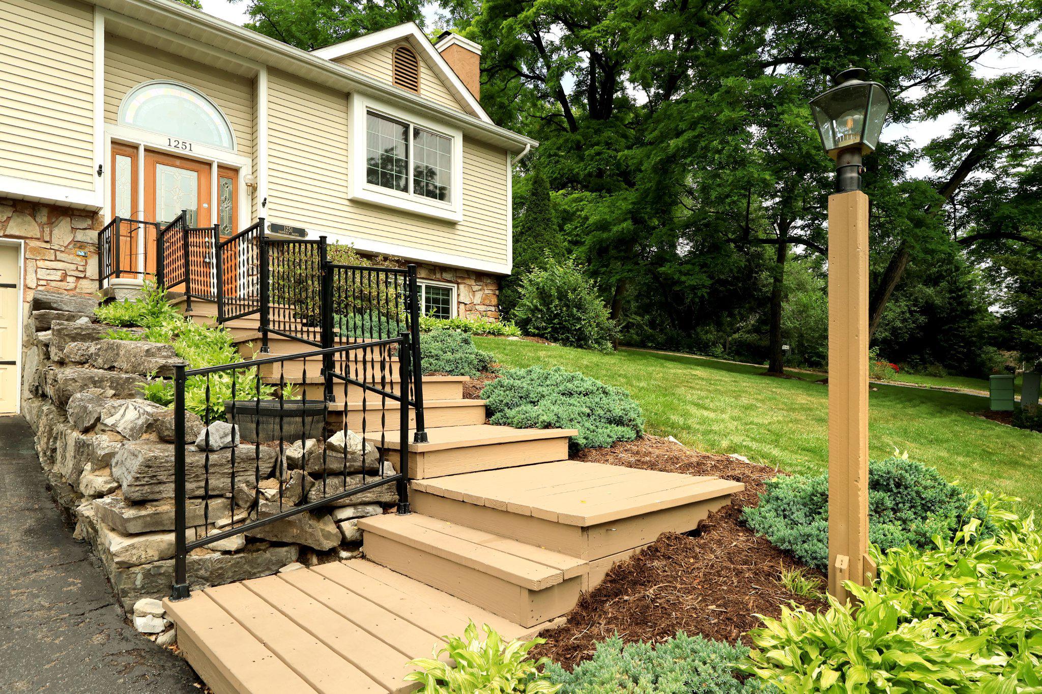CENTRE HILLS VILLAGE - Residential