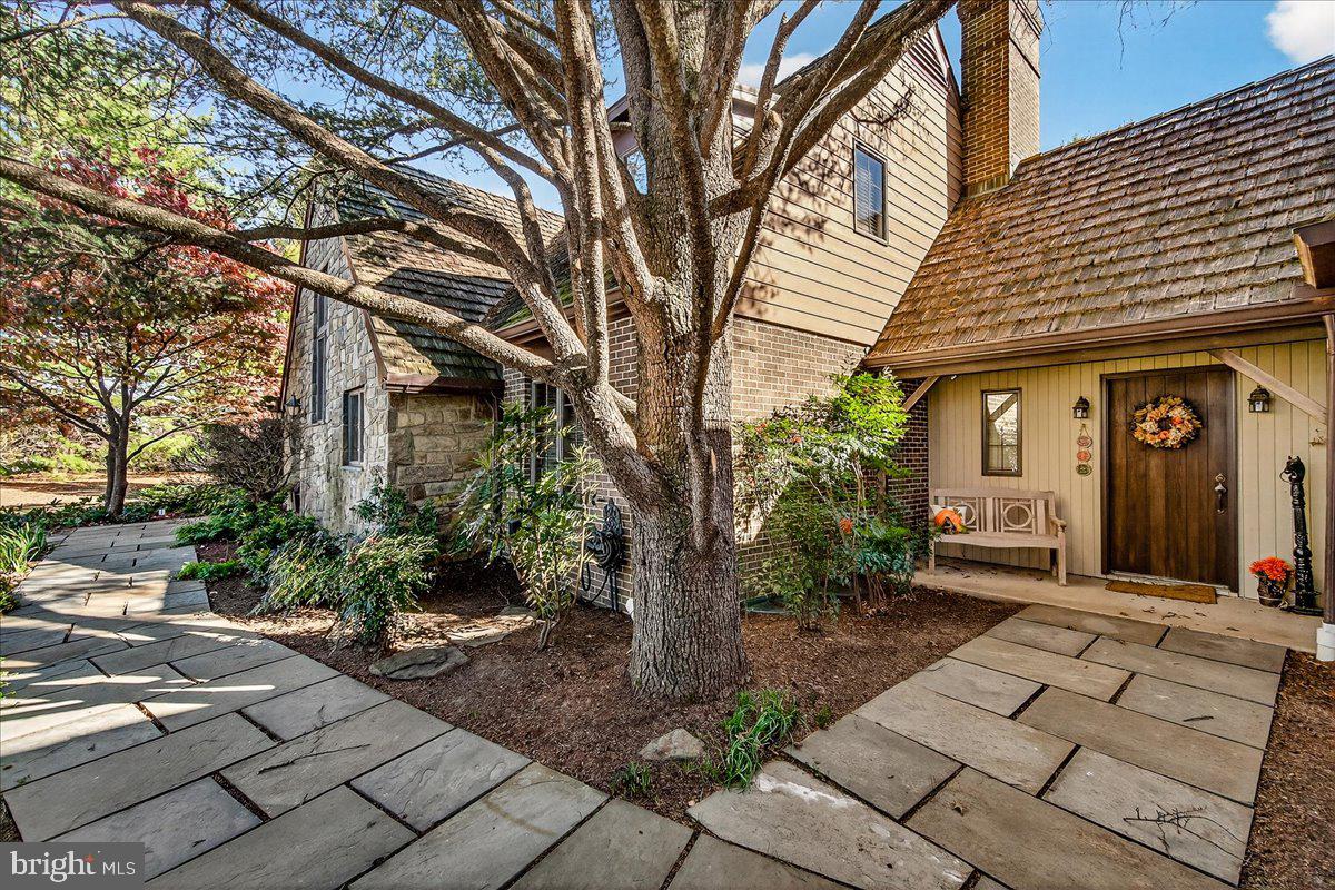 BROOK HOLLOW - Residential