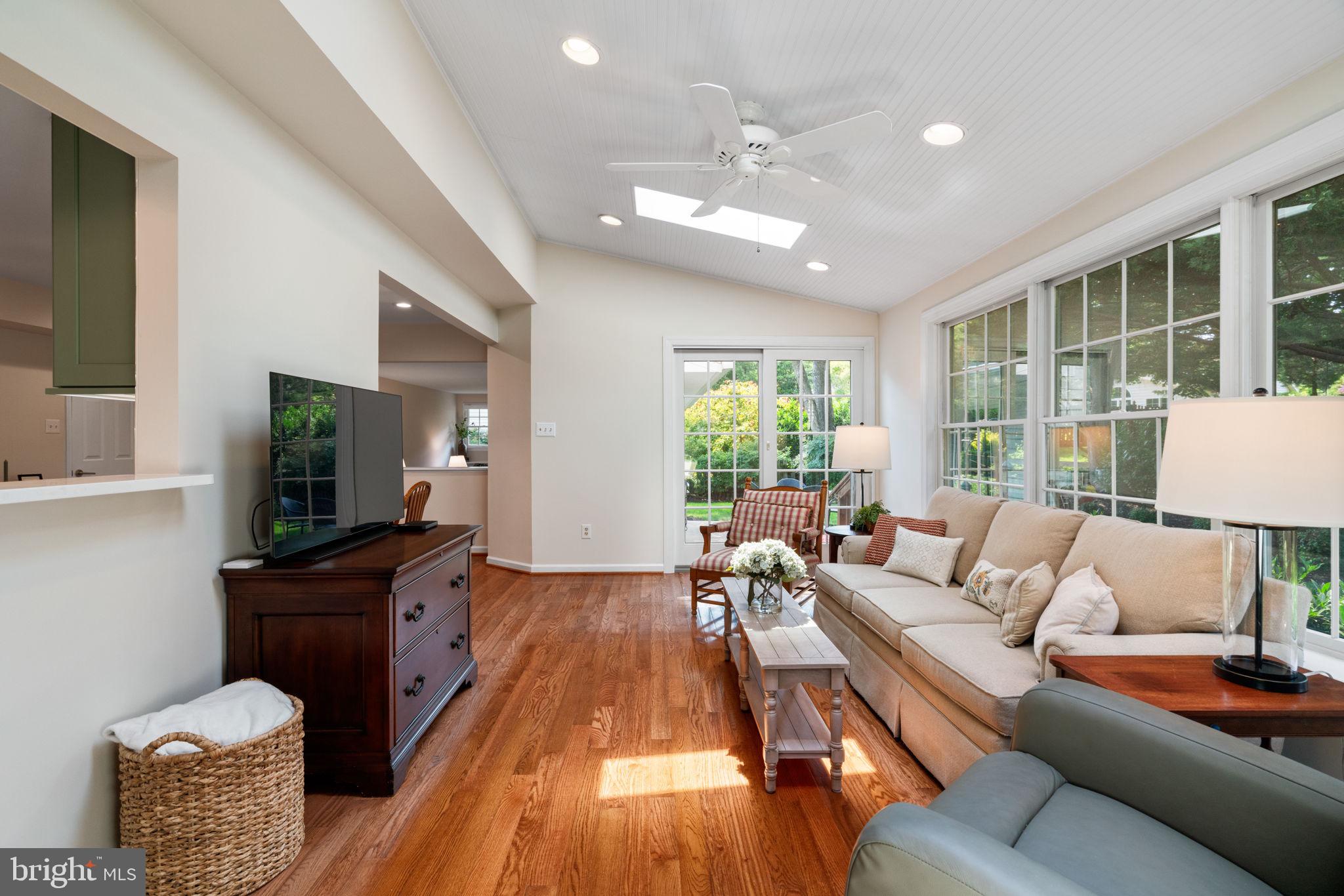 CHANTILLY HIGHLANDS - Residential