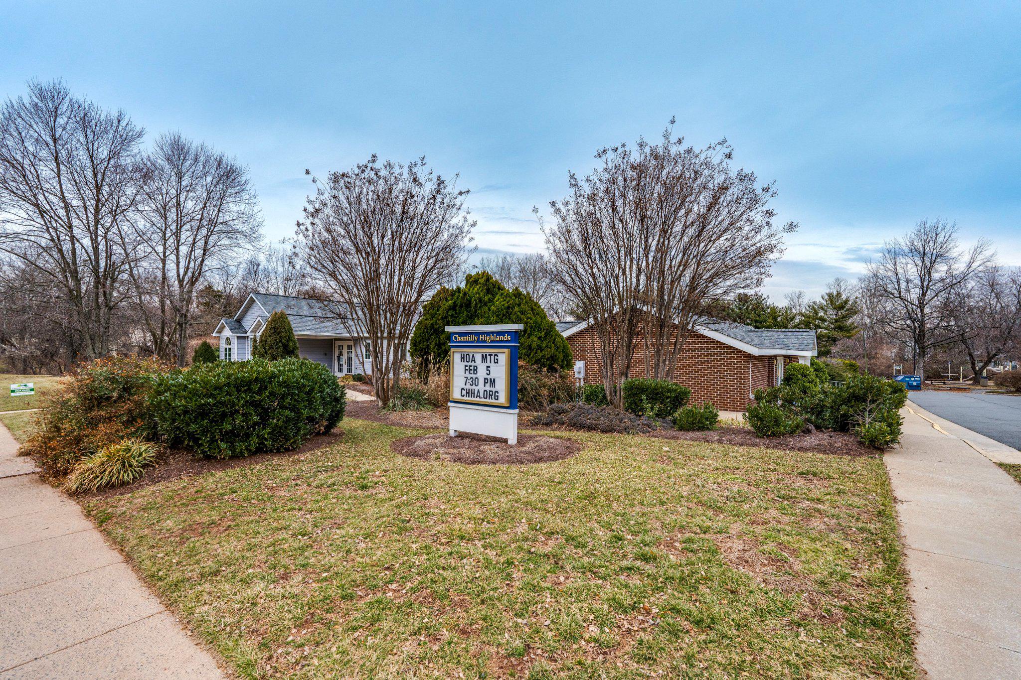 CHANTILLY HIGHLANDS - Residential