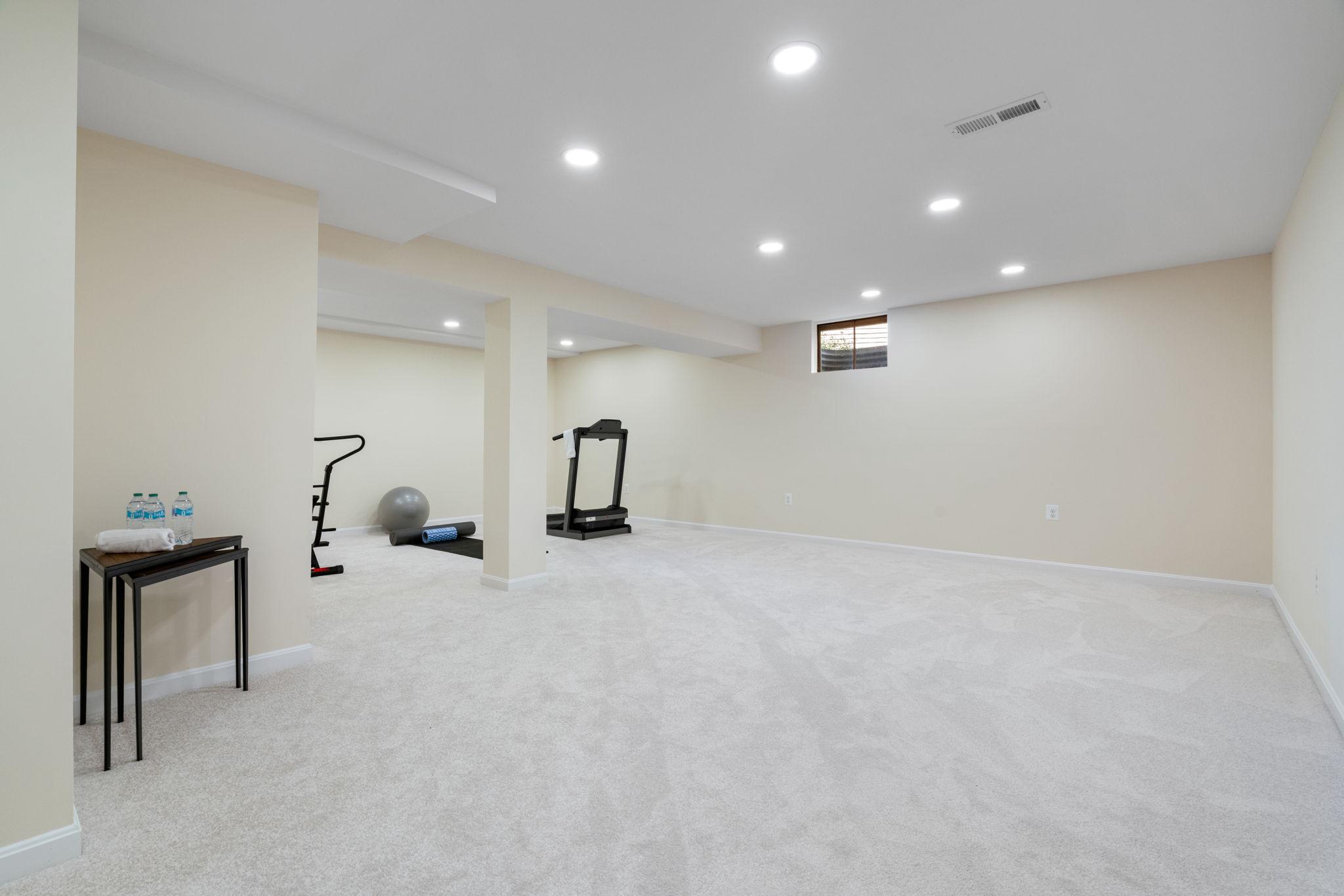 CHANTILLY HIGHLANDS - Residential