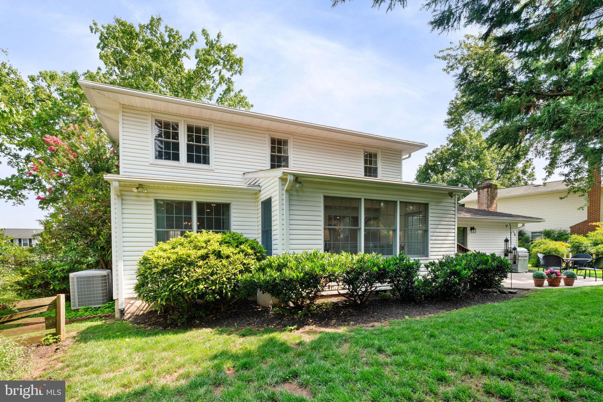 CHANTILLY HIGHLANDS - Residential