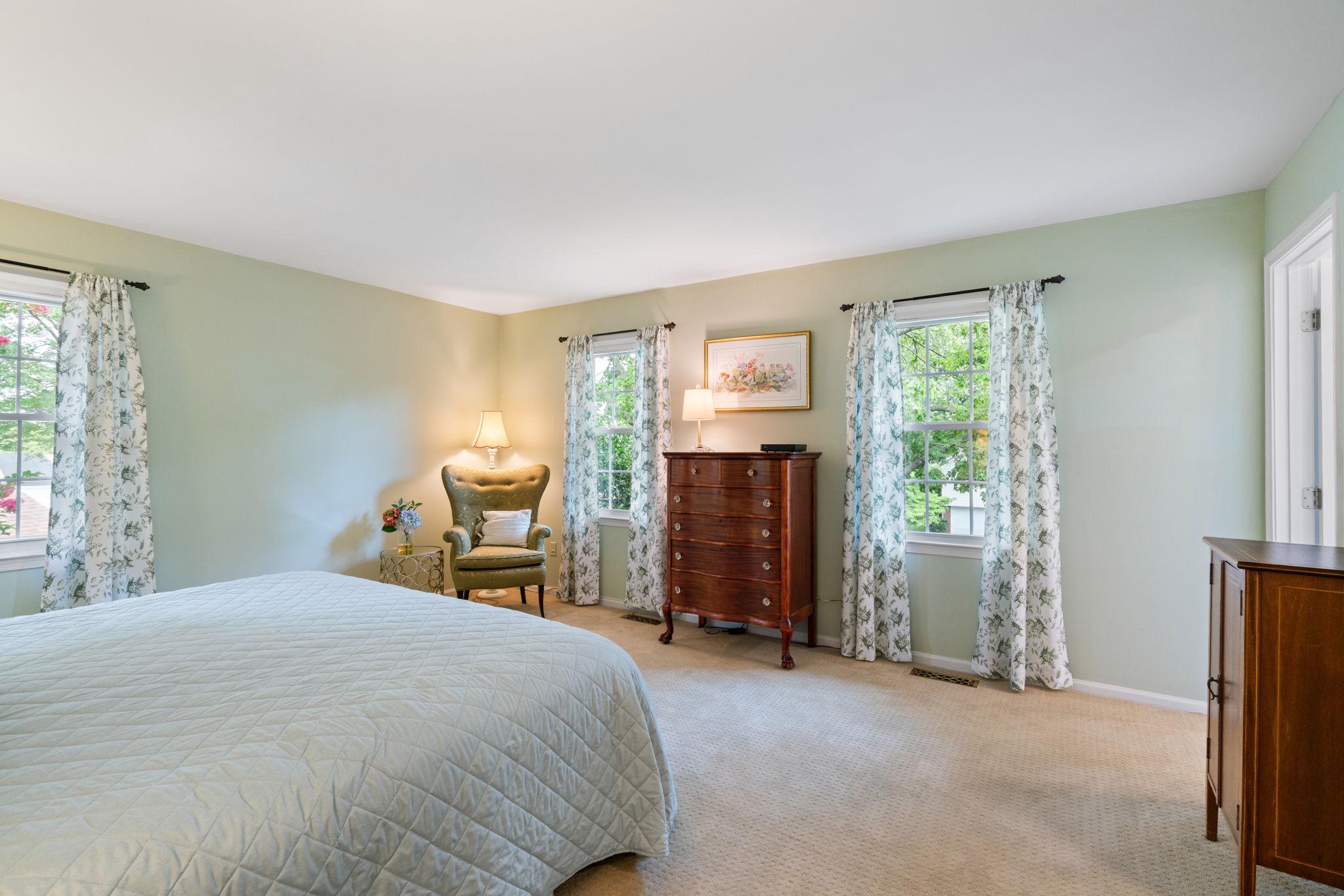 CHANTILLY HIGHLANDS - Residential